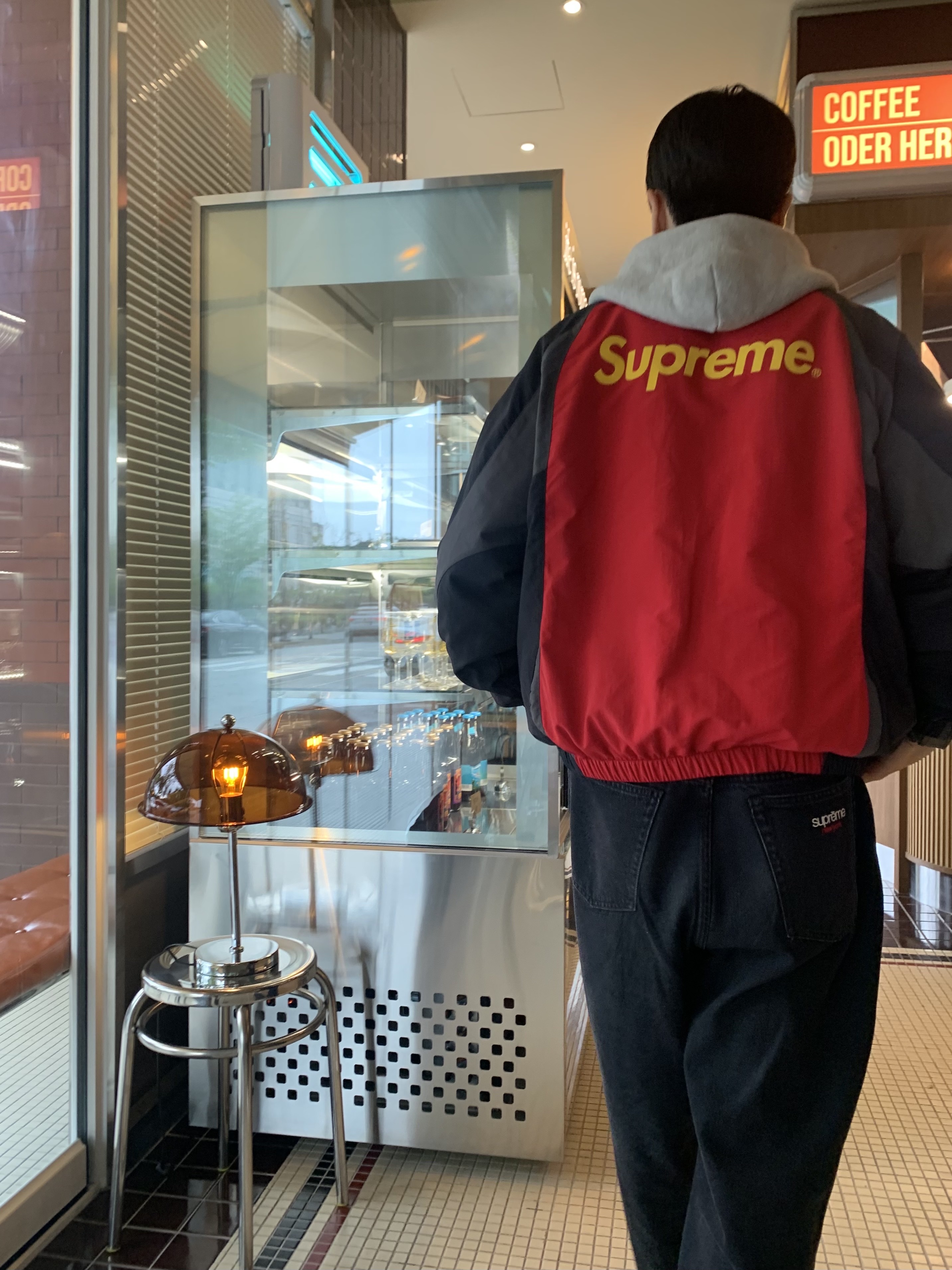 Supreme S Logo Track Jacket Black - 24FW, Supreme Baggy Jean Black - 24FW 착용 스타일