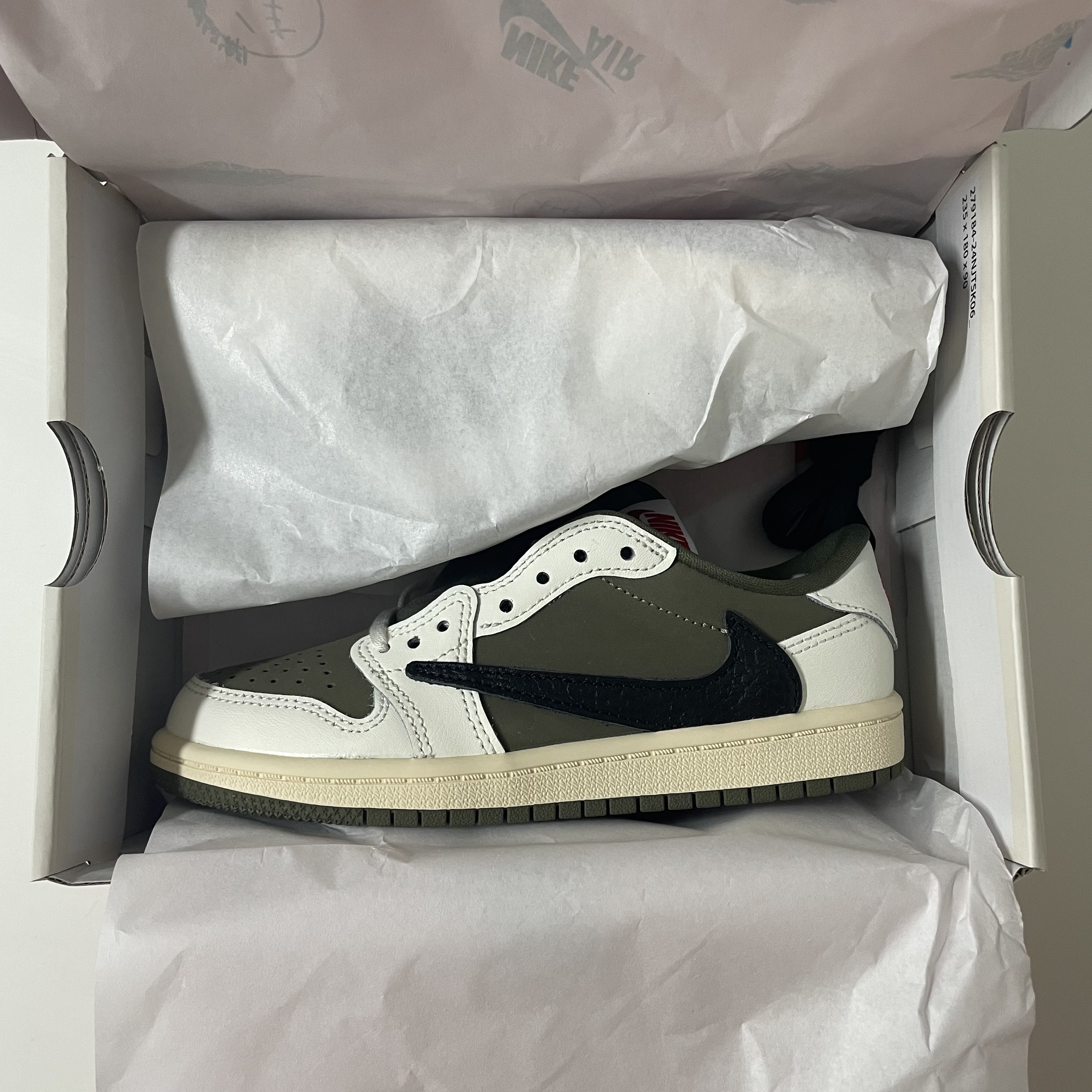 (PS) Jordan 1 x Travis Scott Retro Low OG SP Reverse Olive 착용 스타일