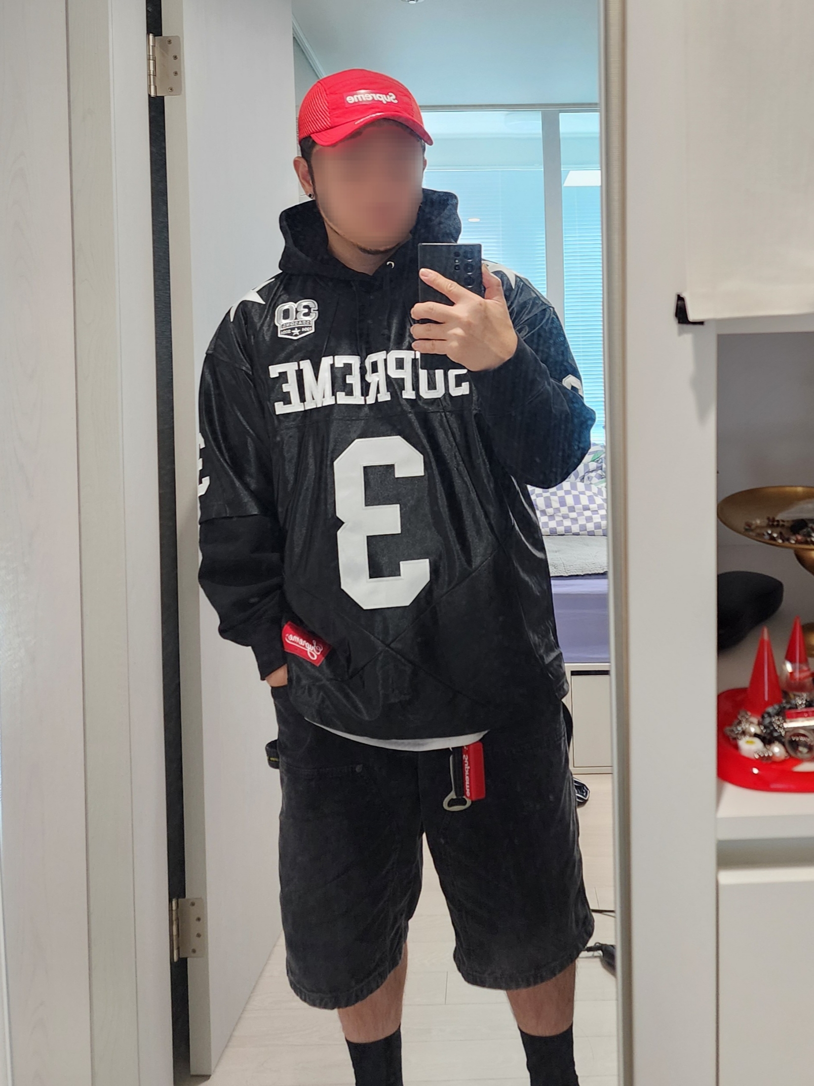 Supreme Star Football Jersey Black - 24FW, Supreme Reflective Ripstop Camp Cap Black - 24SS 착용 스타일 - 3