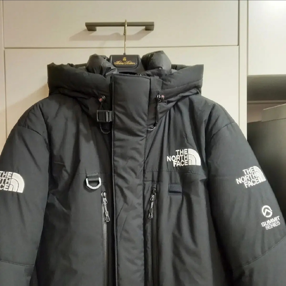 The North Face Himalayan Coat Black 착용 스타일 - 3