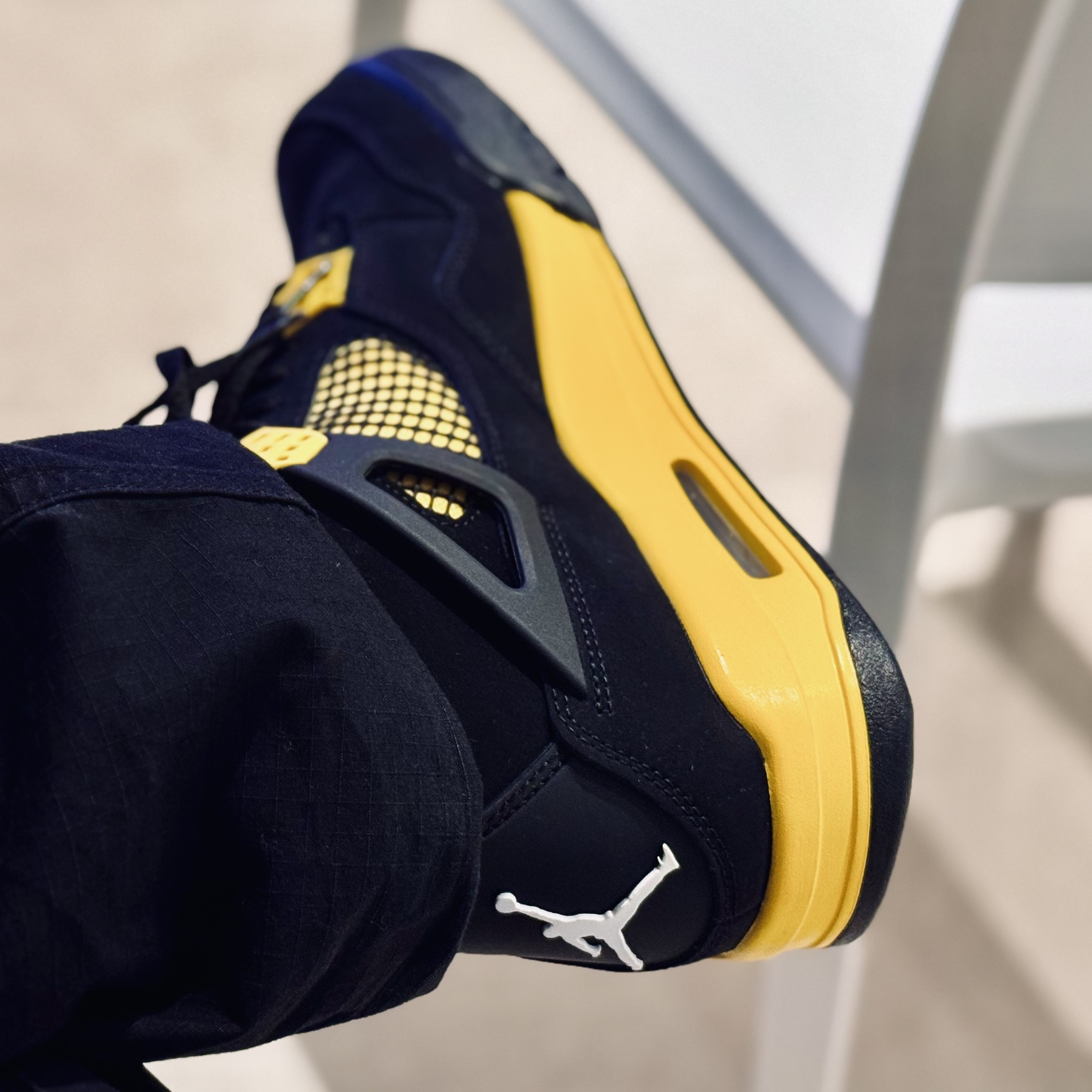 Jordan 4 Retro Thunder 2023 착용 스타일 - 2
