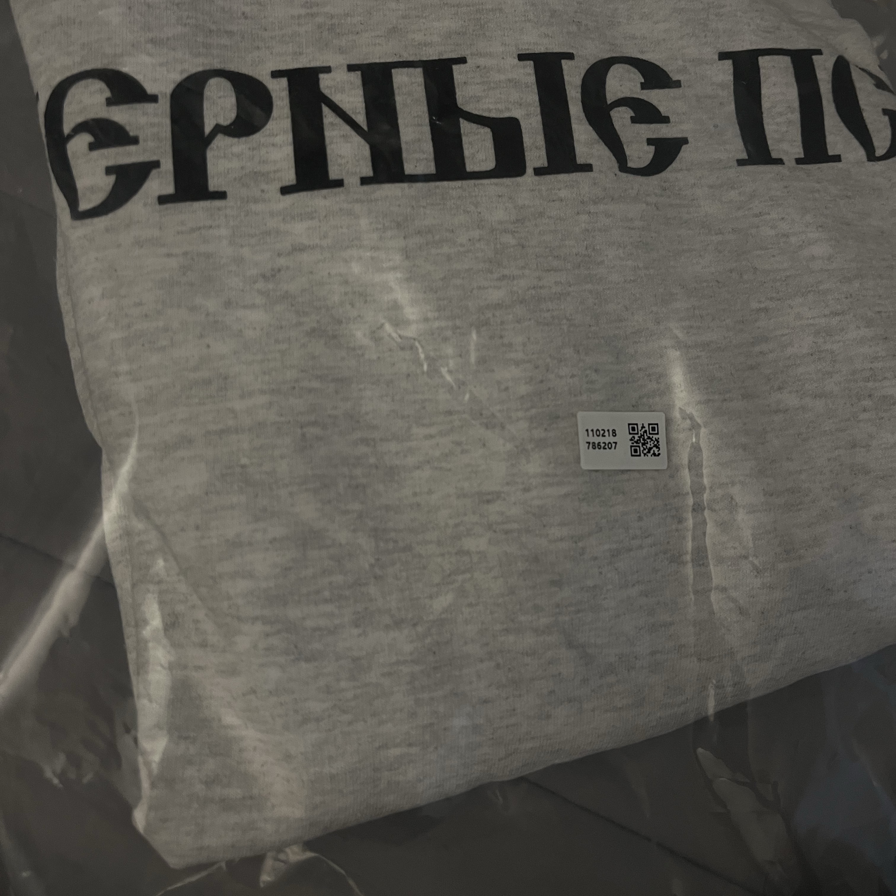 Yeezy x Gosha Rubchinskiy YZY Black Dogs Hoodie Heather Grey, Adidas Yeezy Foam RNNR Clay Taupe 착용 스타일 - 3