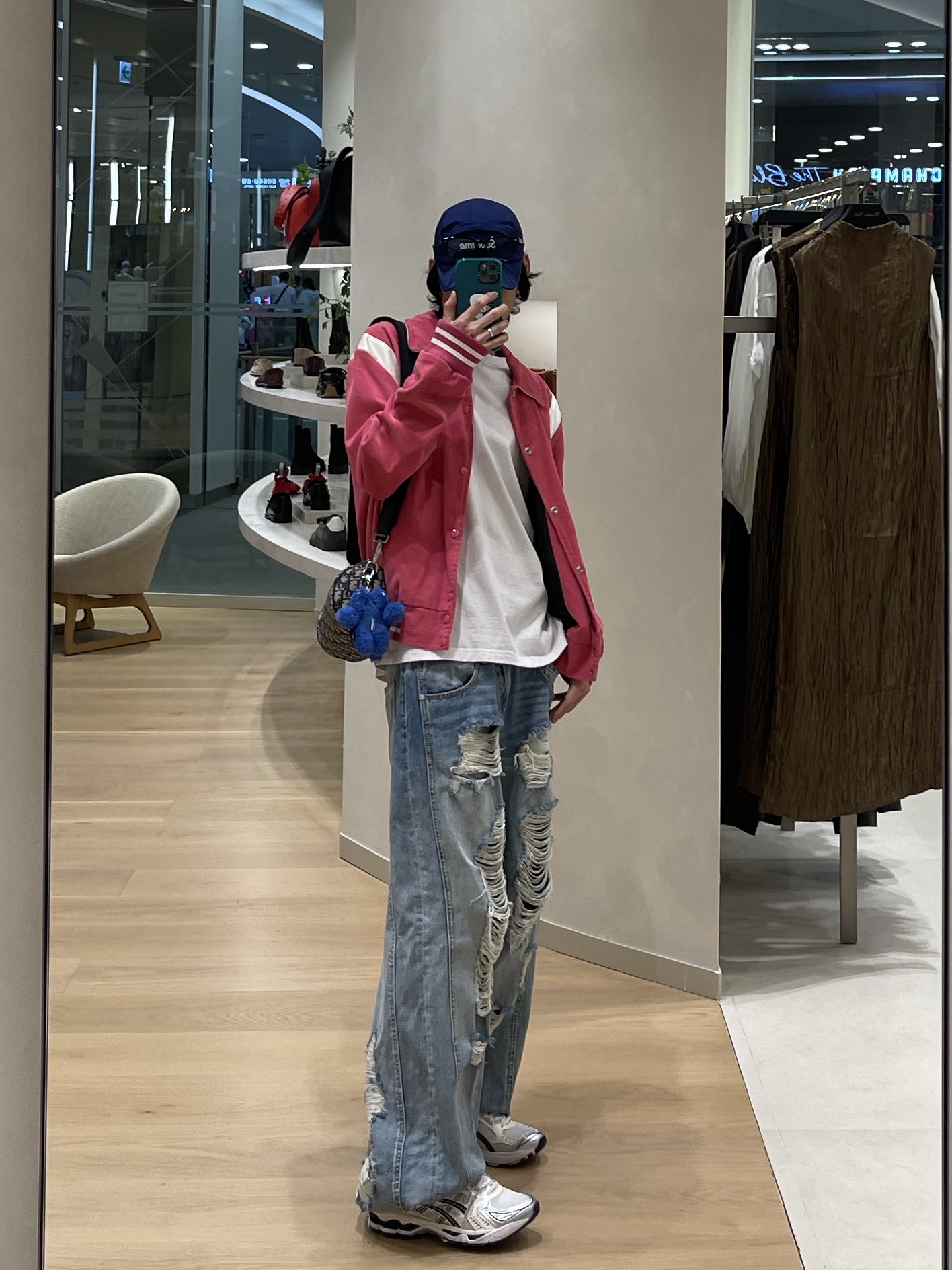 (W) Asics Gel-Kayano 14 White Midnight, IAB Studio T-Shirt White Navy - 22FW 착용 스타일 - 1