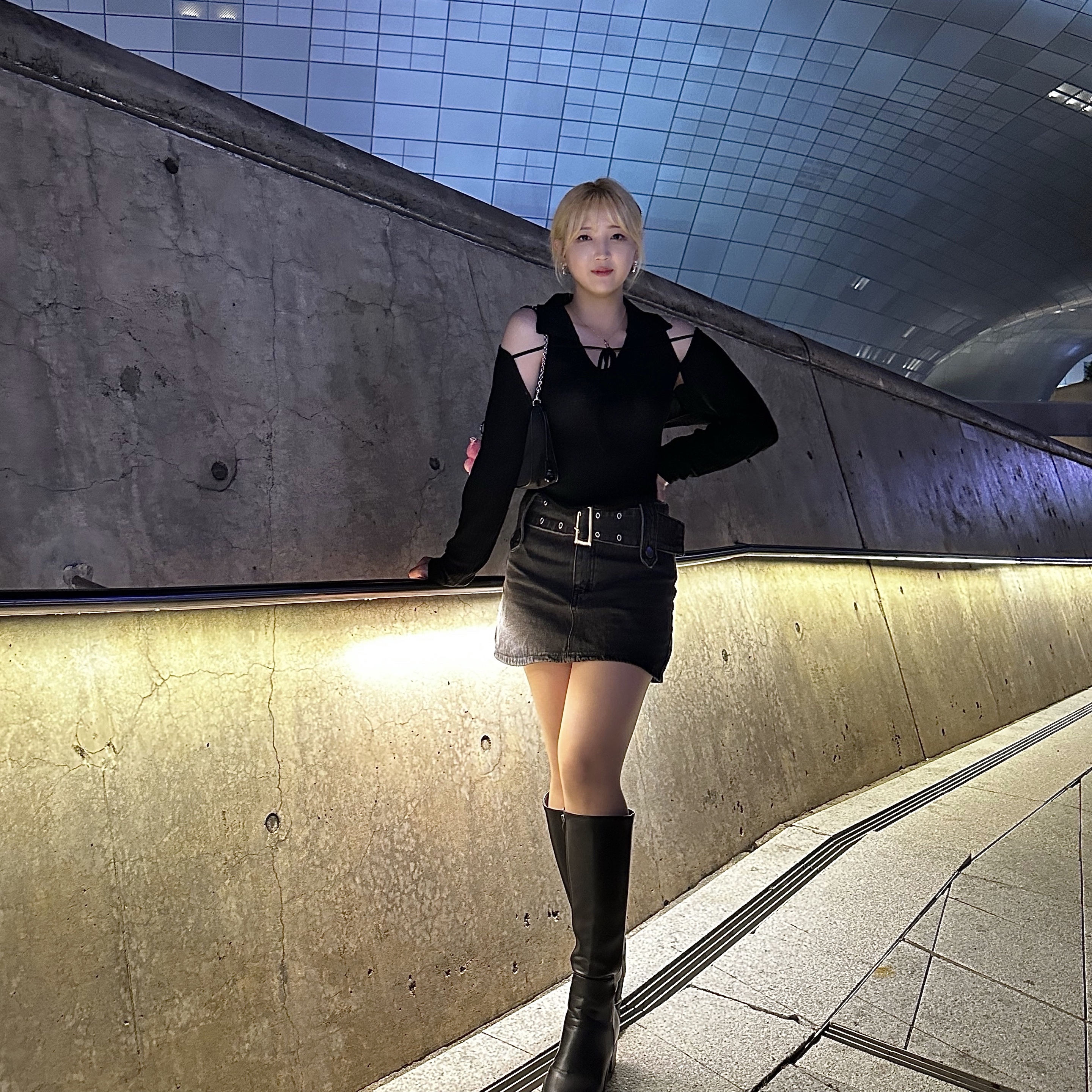 Comfort Piyong Keyring Cotton Candy, Prada Re-Edition 2005 Re-Nylon Shoulder Bag Black 착용 스타일 - 3