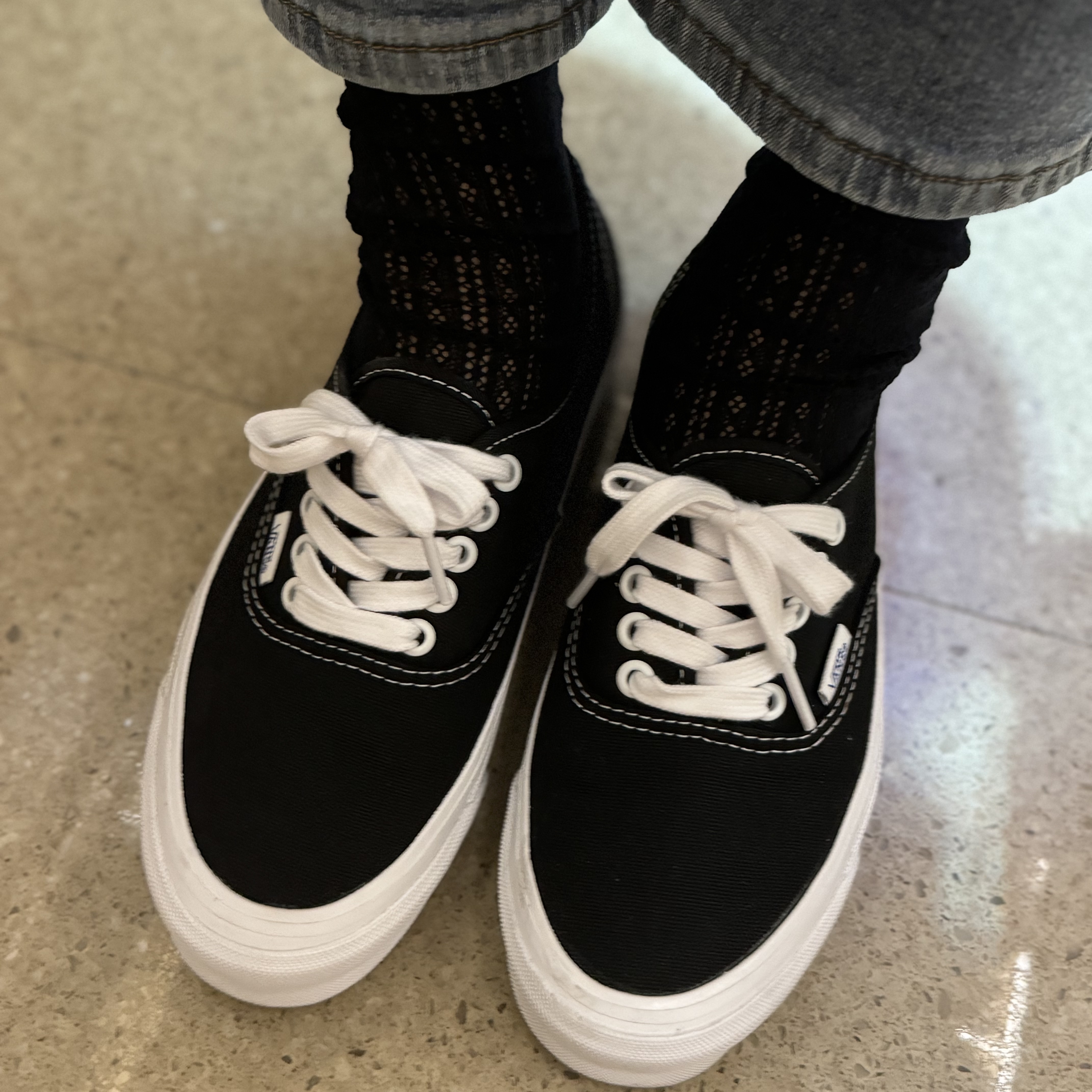 Vans Vault OG Authentic LX Black 착용 스타일