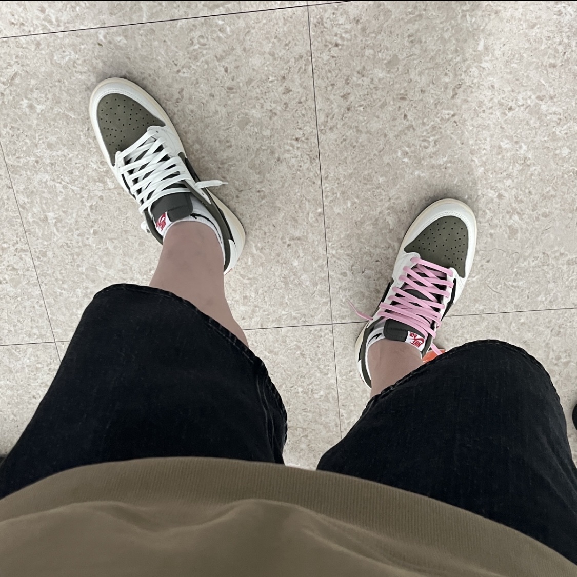 Jordan 1 x Travis Scott Retro Low OG SP Reverse Olive, Supreme x Nike Denim Short Black - 24SS 착용 스타일 - 4