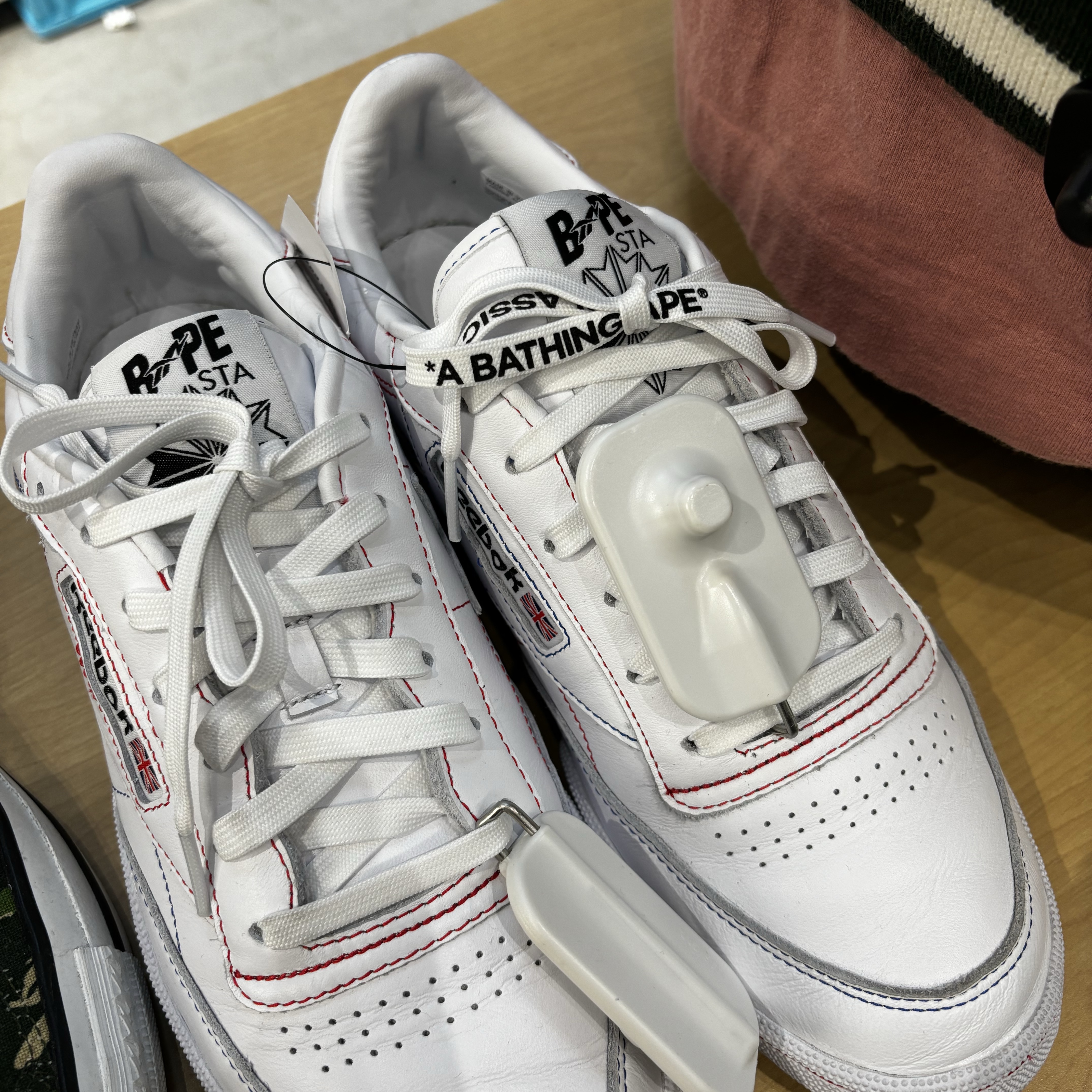 Reebok x BAPE Club C 85 White Contrast Stitch 착용 스타일
