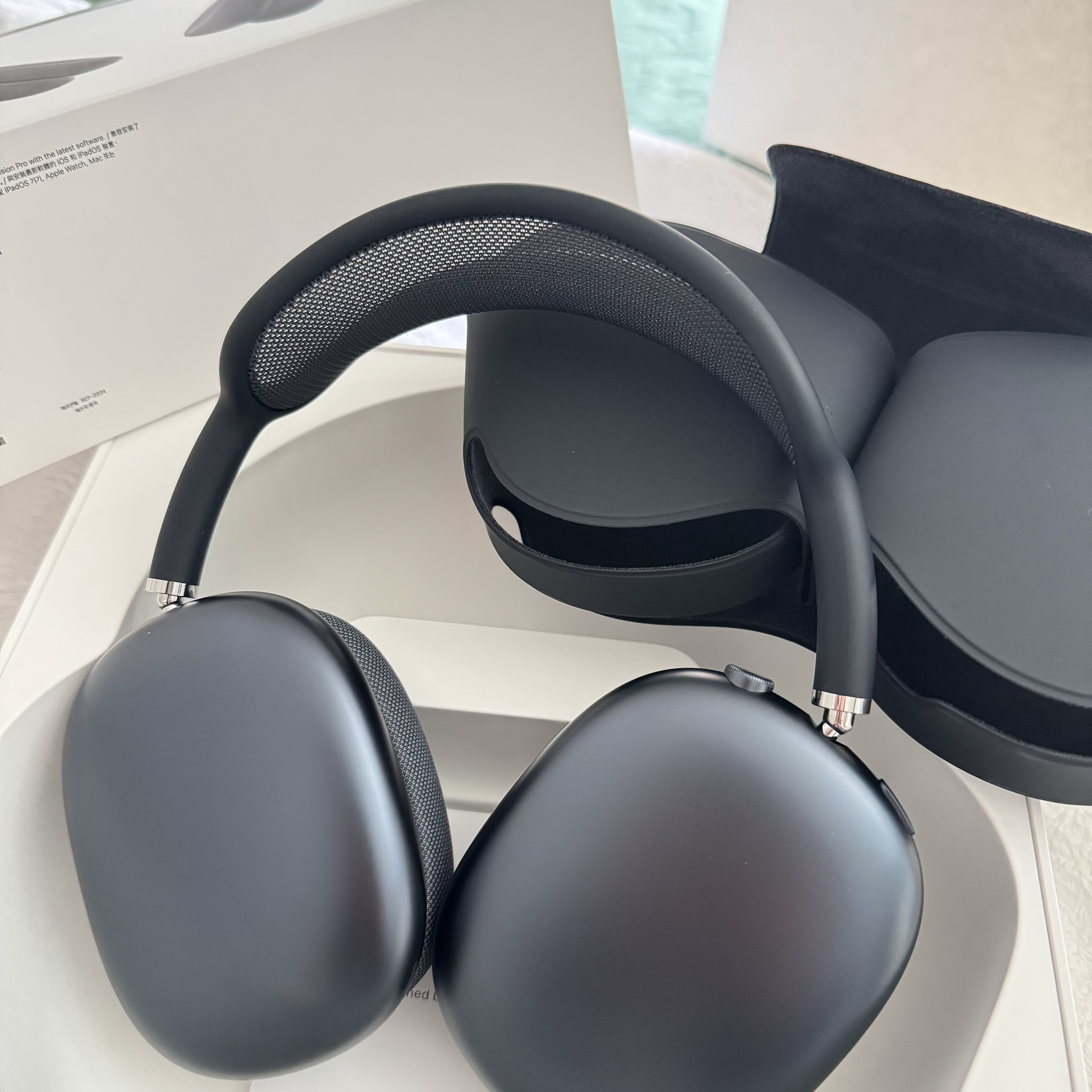 Apple AirPods Max USB C Midnight (Korean Ver.) 착용 스타일