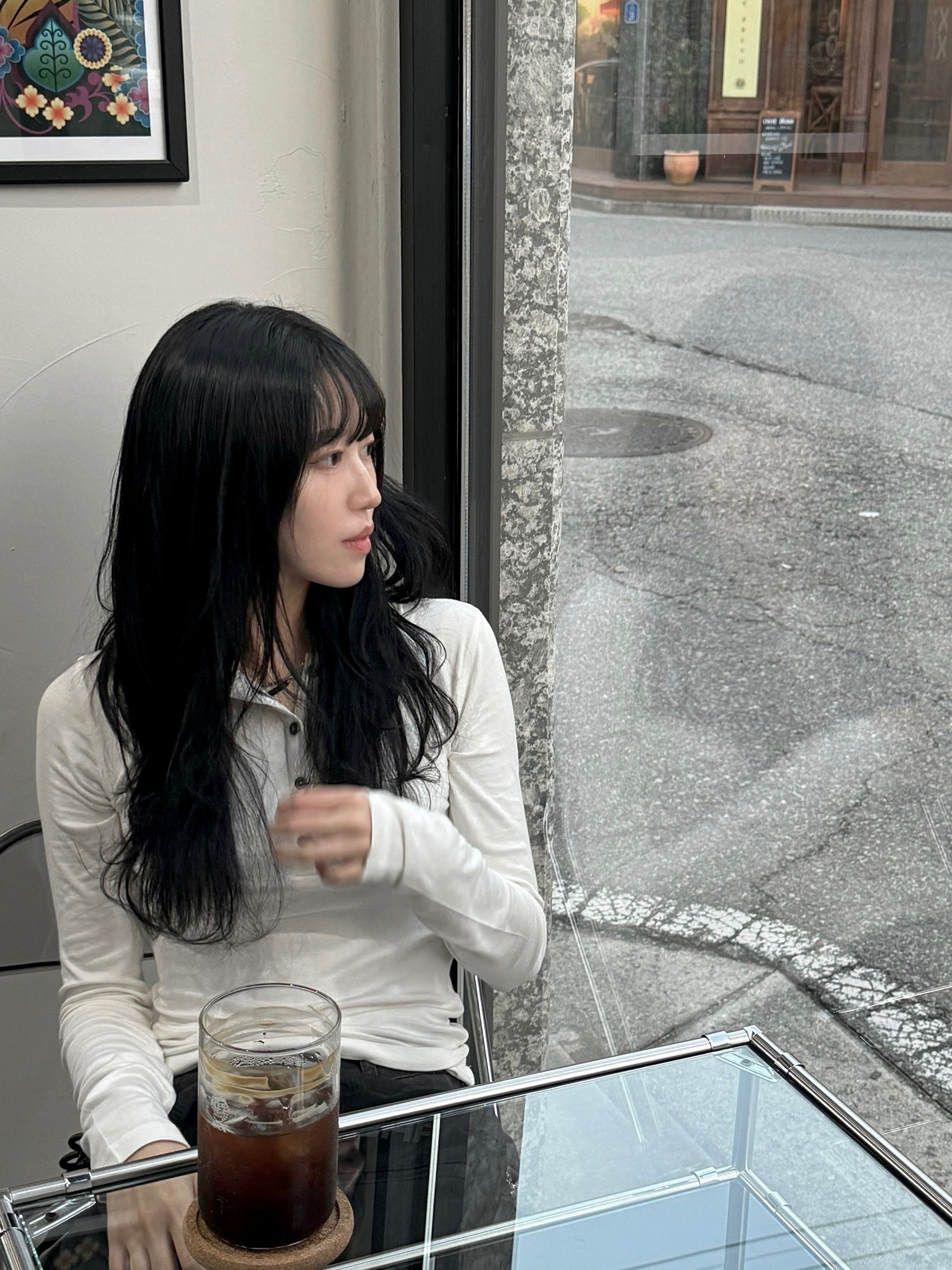 (W) Bohemian Seoul Hood Button Warmer T-Shirt Ivory 착용 스타일