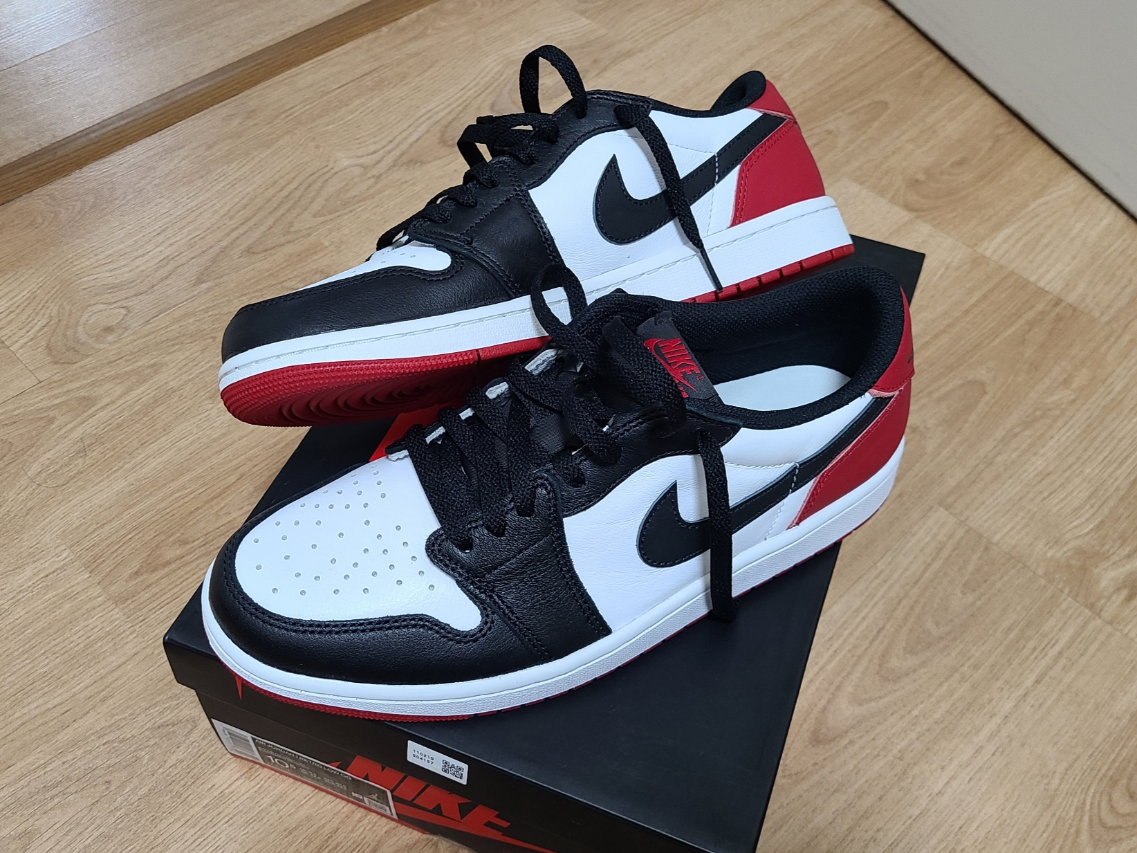 Jordan 1 Retro Low OG Black Toe 착용 스타일 - 2