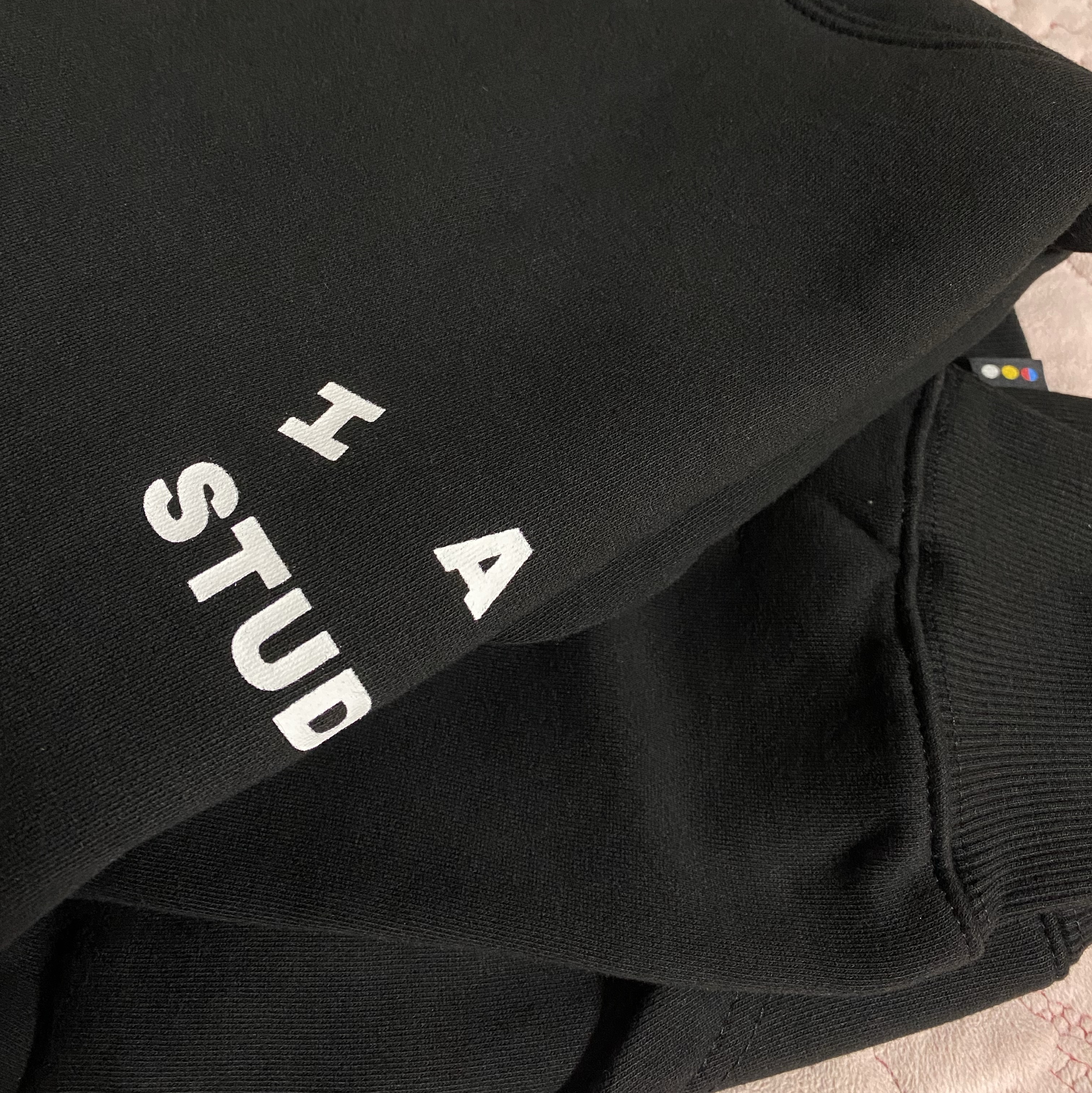 IAB Studio Hoodie Black 착용 스타일