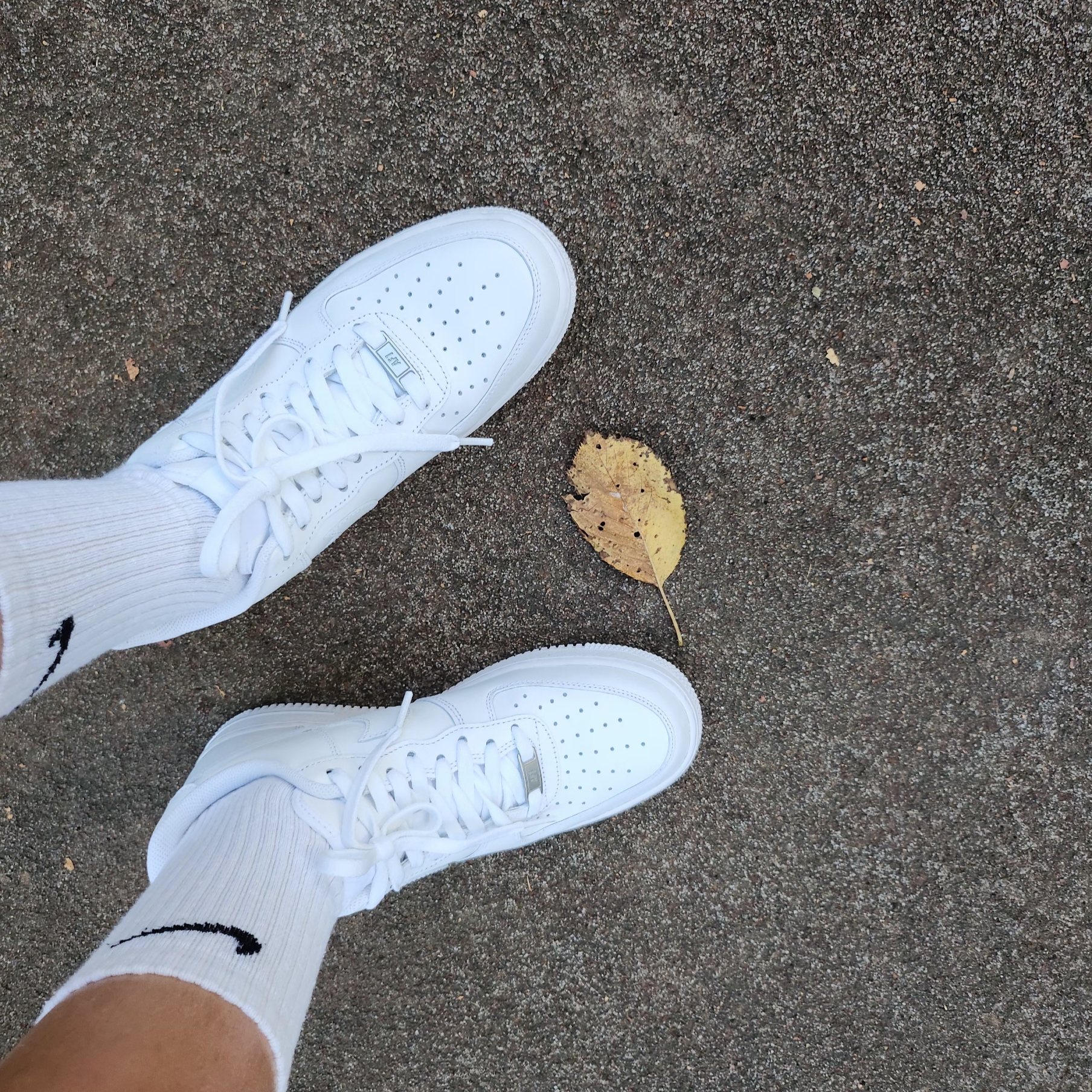 Nike Air Force 1 '07 Low White, Nike Everyday Lightweight Training Crew Socks White (3 Pack/Korean Ver.) 착용 스타일