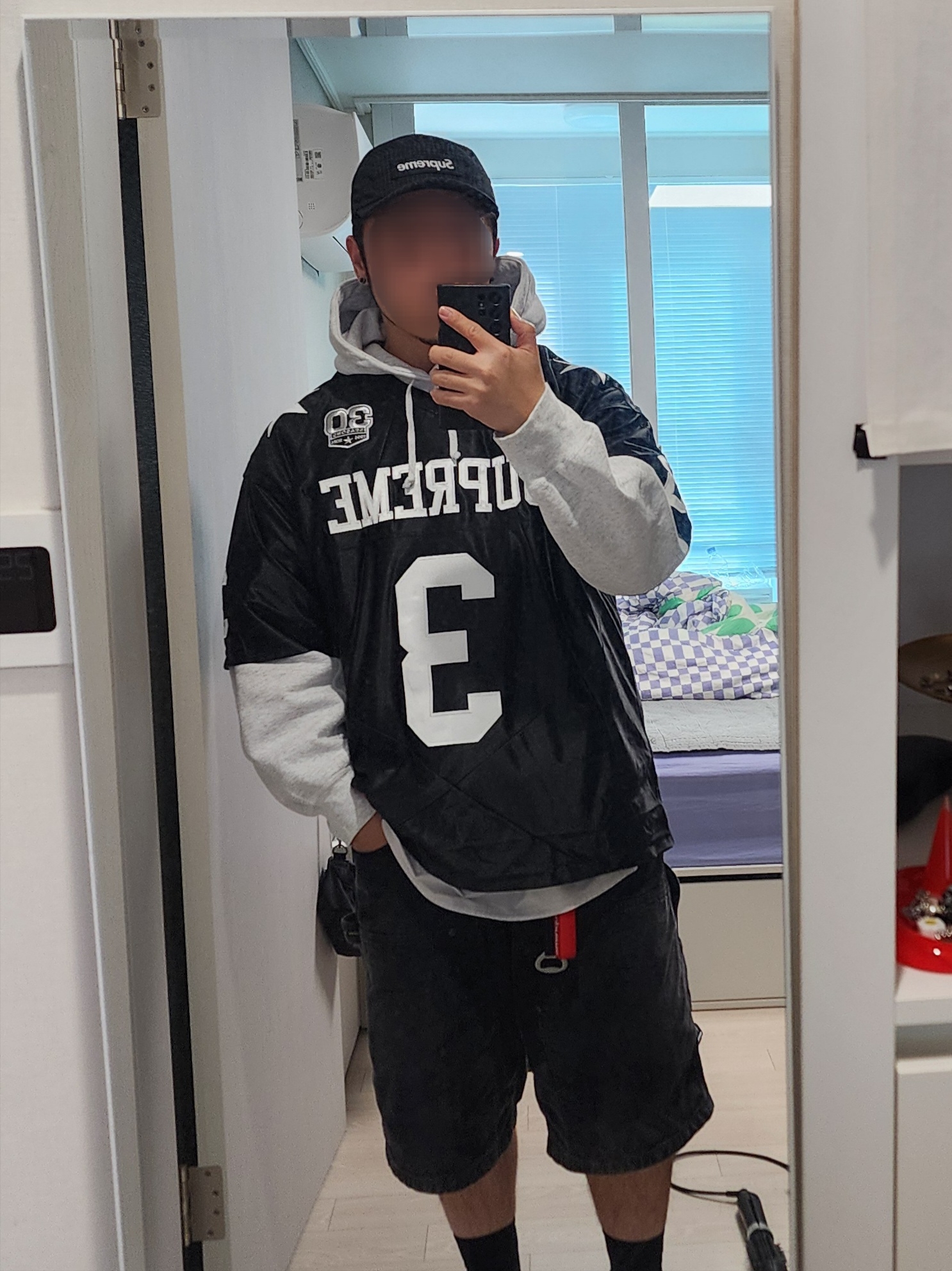 Supreme Star Football Jersey Black - 24FW, Supreme Reflective Ripstop Camp Cap Black - 24SS 착용 스타일 - 2