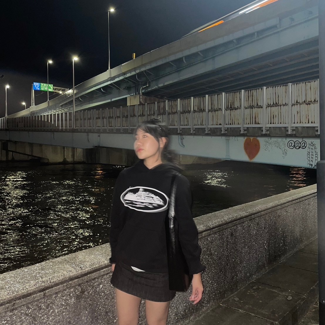 Corteiz Alcatraz Hoodie 2024 Black 착용 스타일 - 2