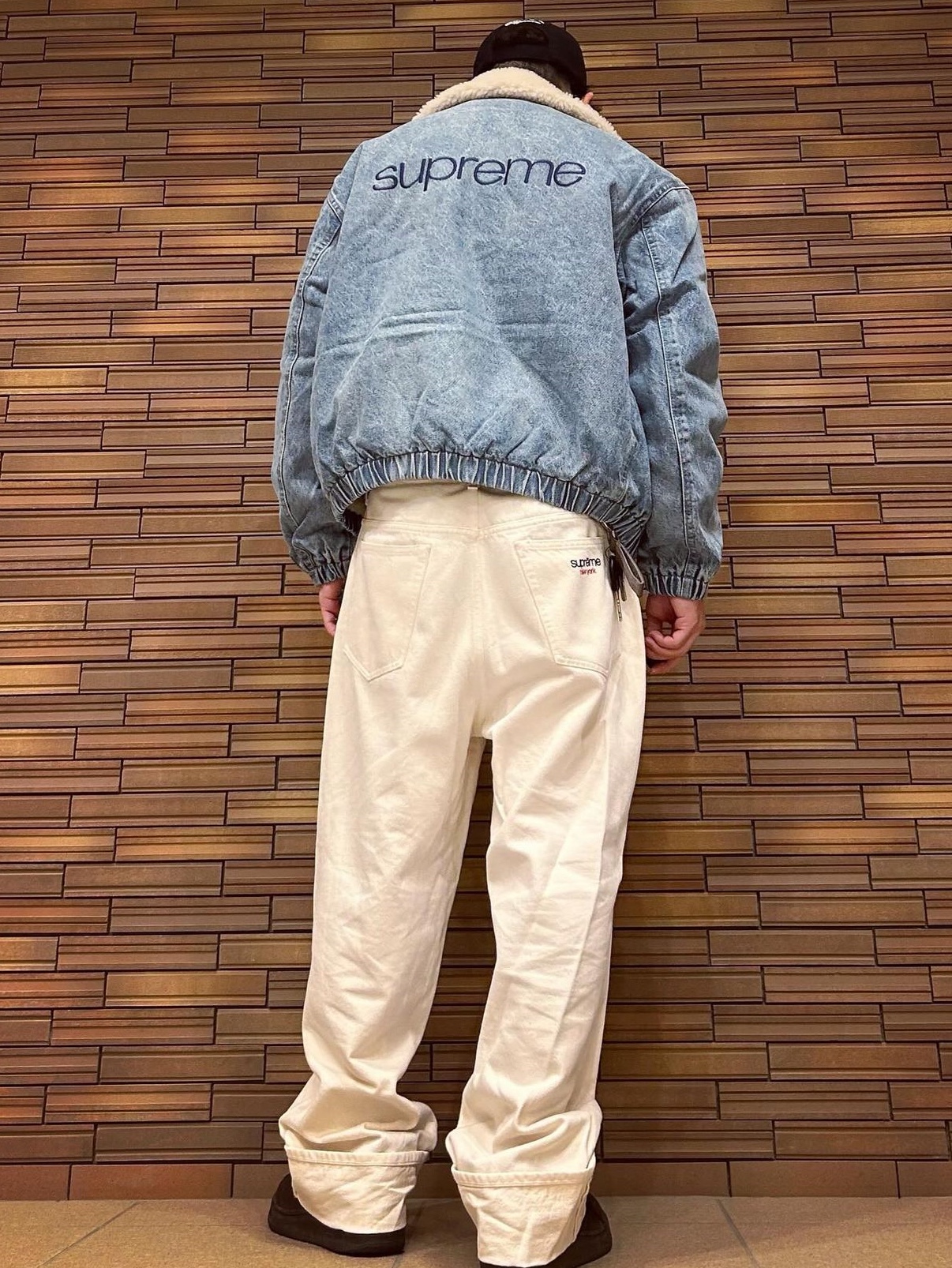 Supreme Faux Shearling Lined Bomber Jacket Denim - 24FW 착용 스타일 - 2