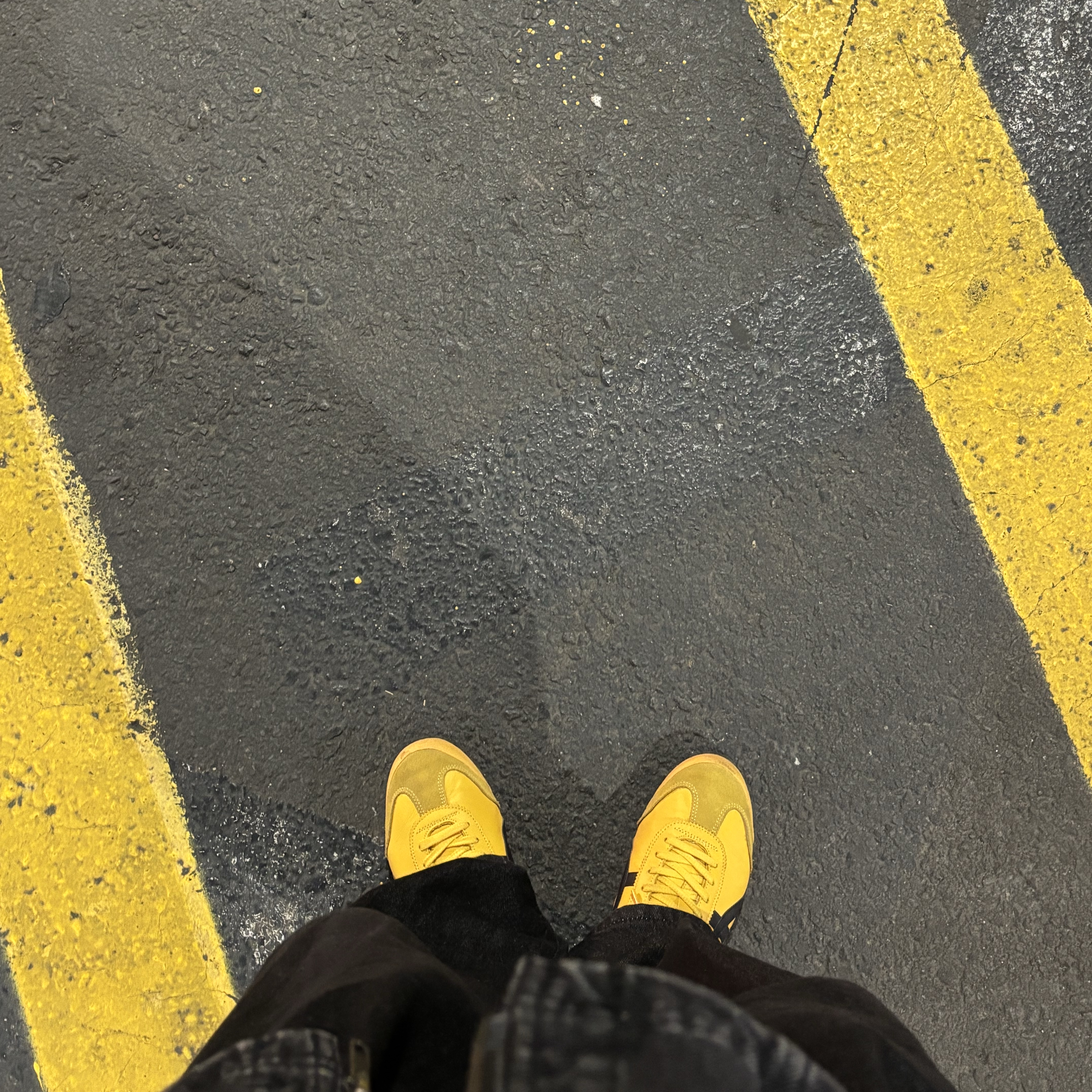 Onitsuka Tiger Mexico 66 Yellow Black 착용 스타일