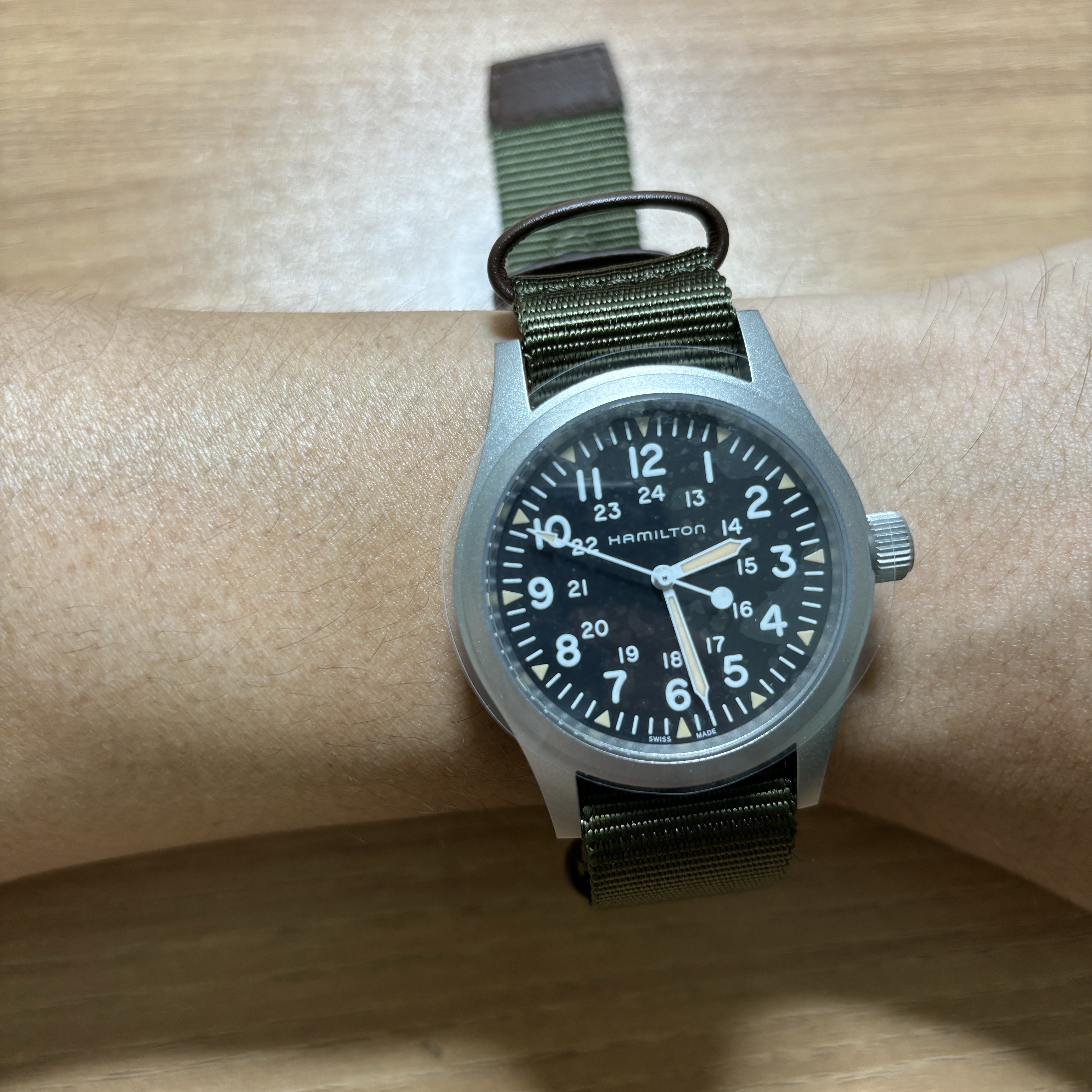 Hamilton Khaki Field Mechanical 38mm Nato Strap Green Black 착용 스타일 - 1