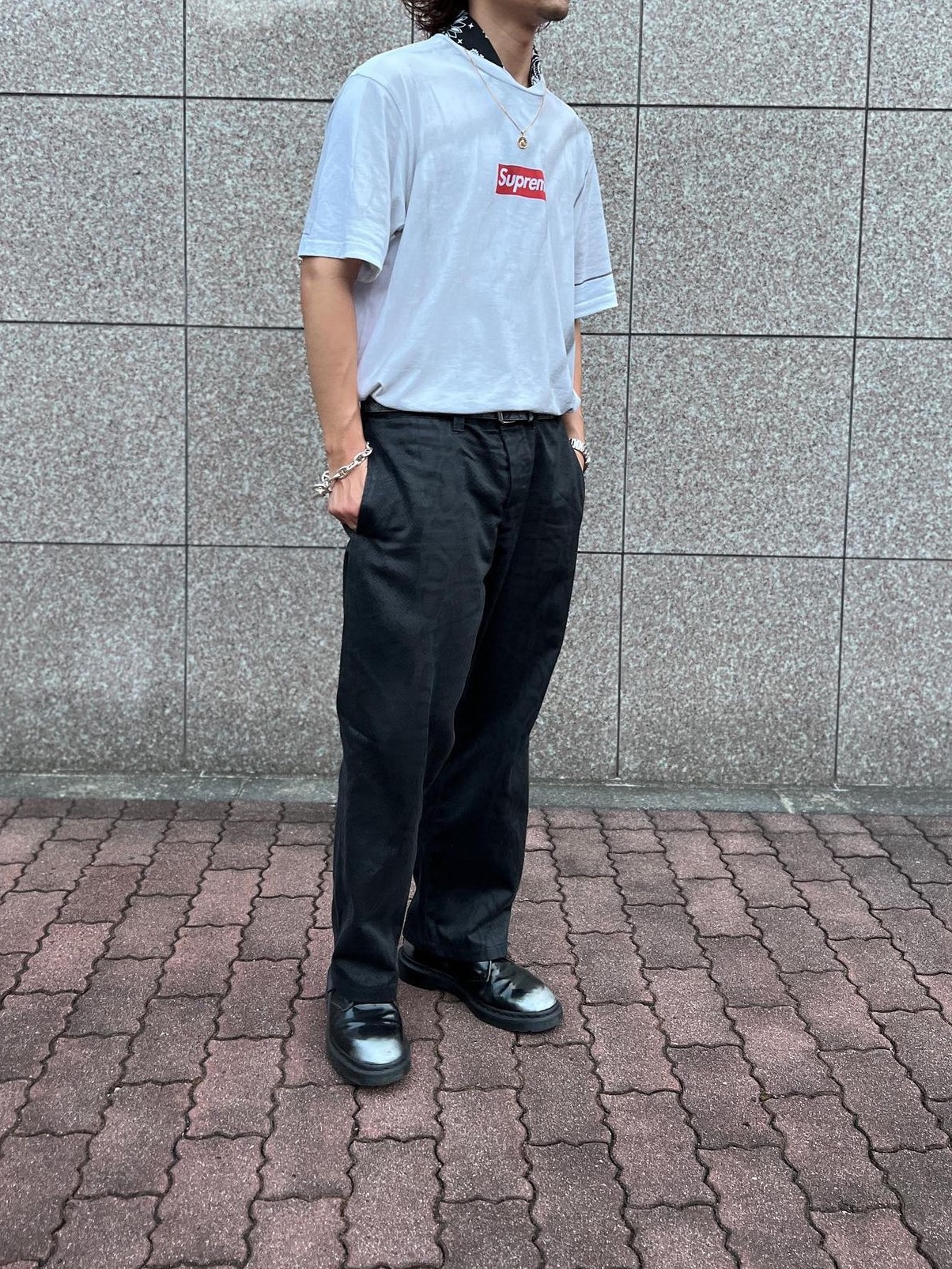 Supreme x MM6 Maison Margiela Box Logo T-Shirt White - 24SS, Dr. Martens x Supreme 1461 Gray Silver 착용 스타일
