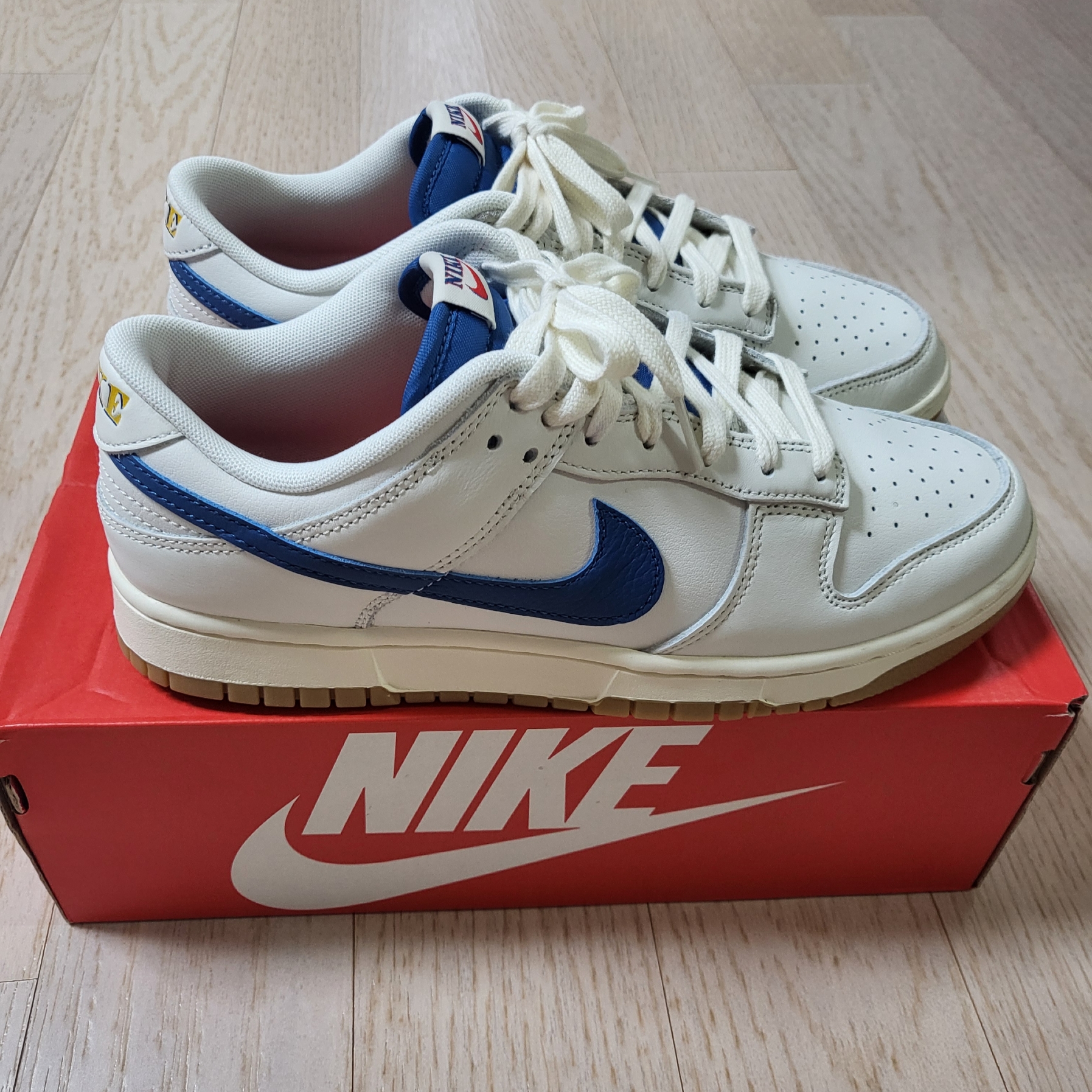 Nike Dunk Low SE Sail Dark Marina Blue 착용 스타일 - 2