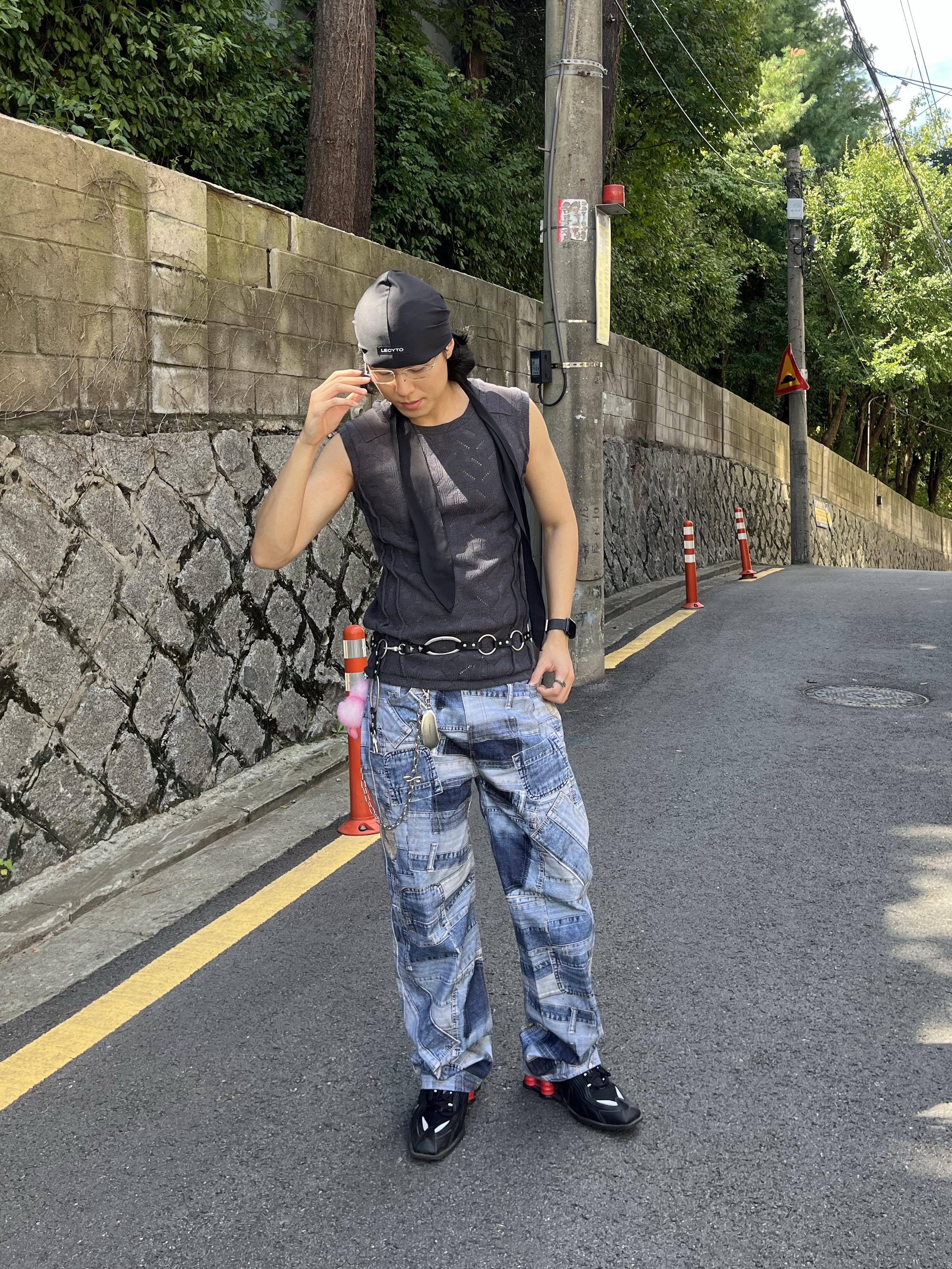 Vacant Archive Ringana O-Ring Chain Belt Black, Nike x Martine Rose Shox MR4 Black 착용 스타일 - 3
