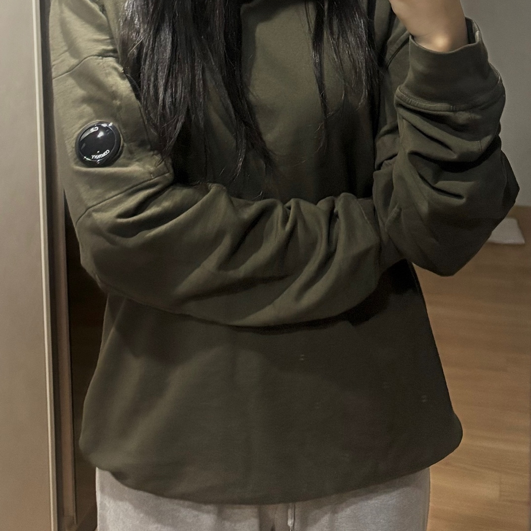 C.P. Company Light Fleece Sweatshirt Ivy Green - 24SS 착용 스타일