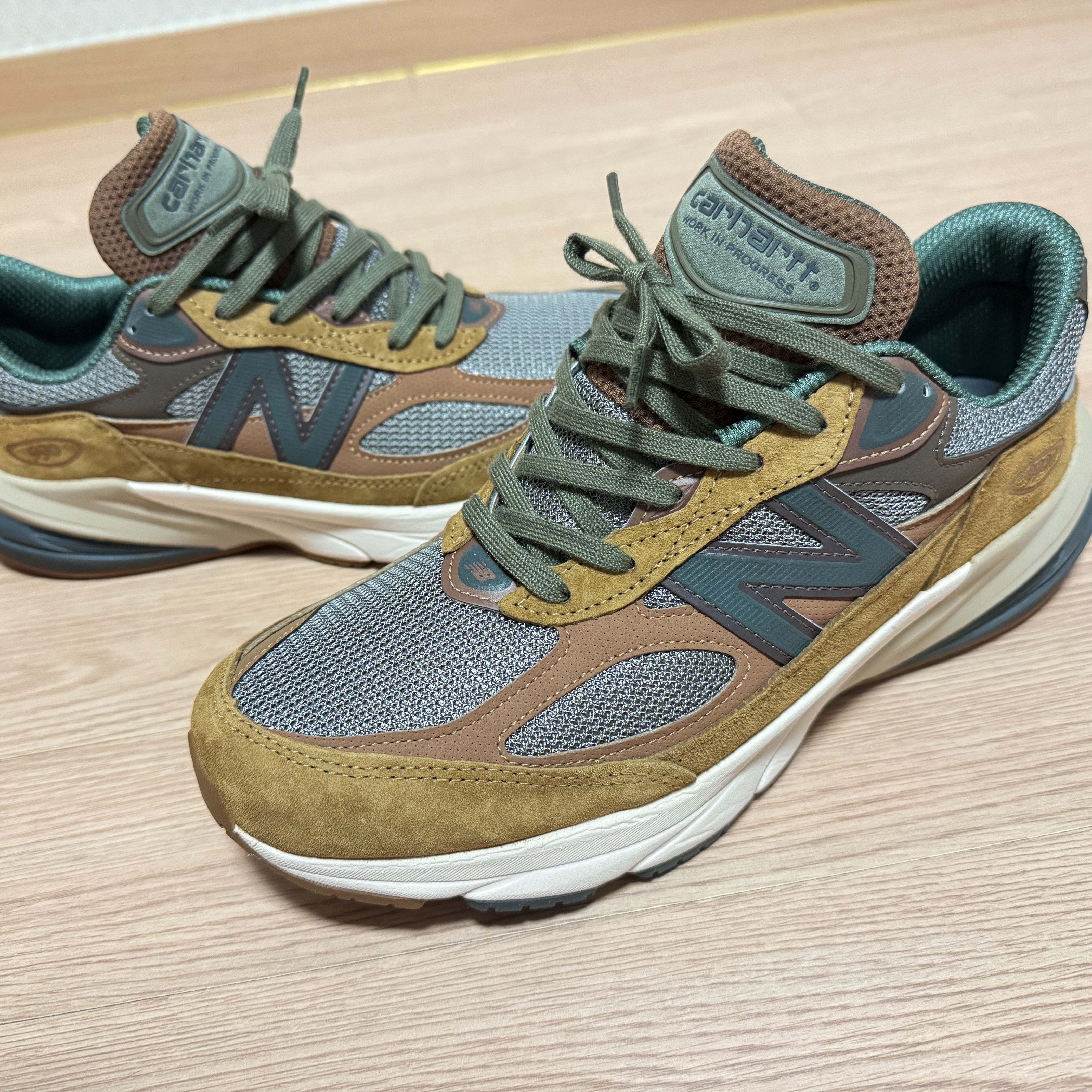 New Balance x Carhartt WIP 990v6 Made in USA Hamilton Brown Military Green 착용 스타일 - 2