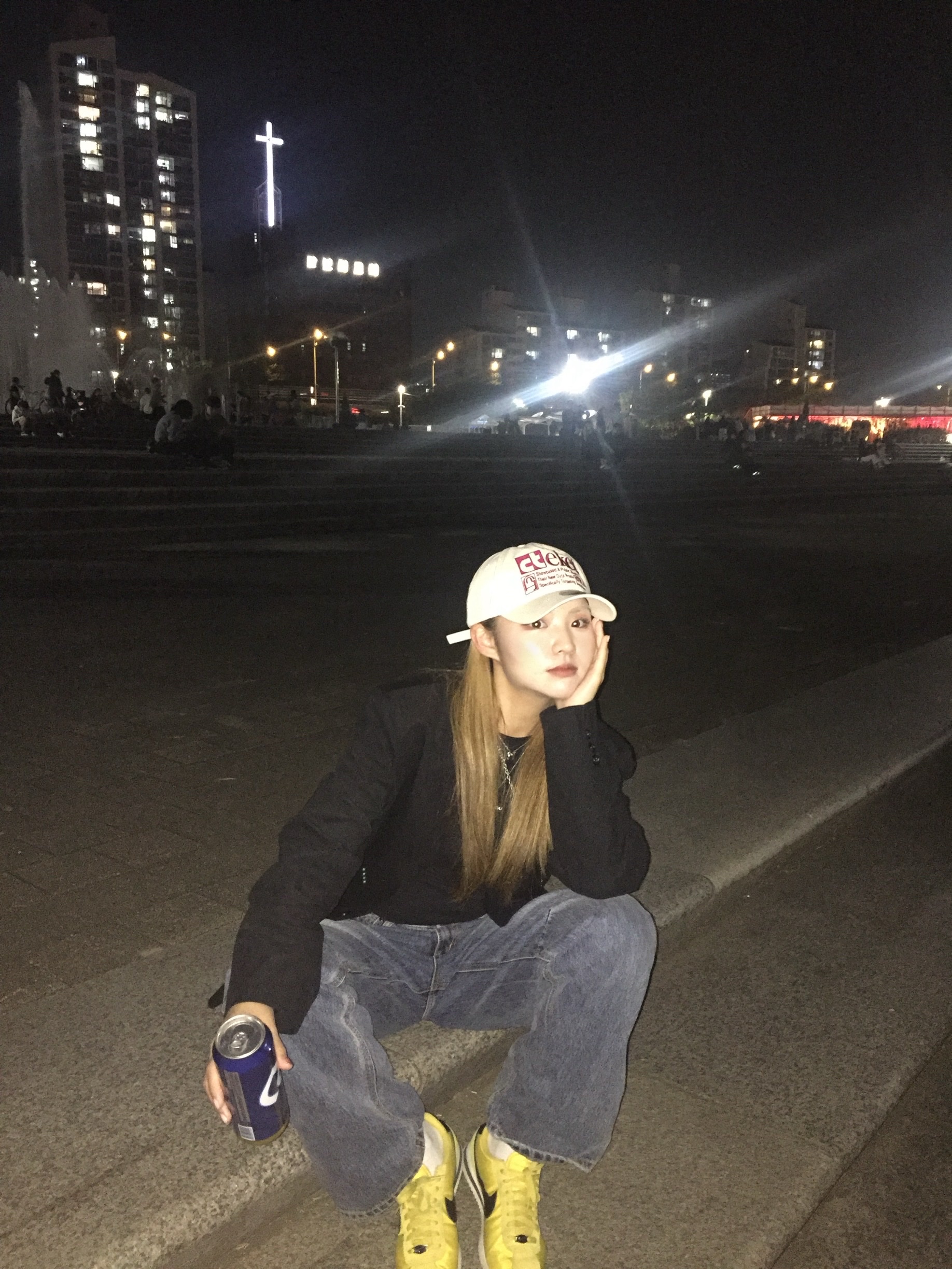 Teket Plan Cap Cream, (W) Nike Cortez Vivid Sulfur 착용 스타일