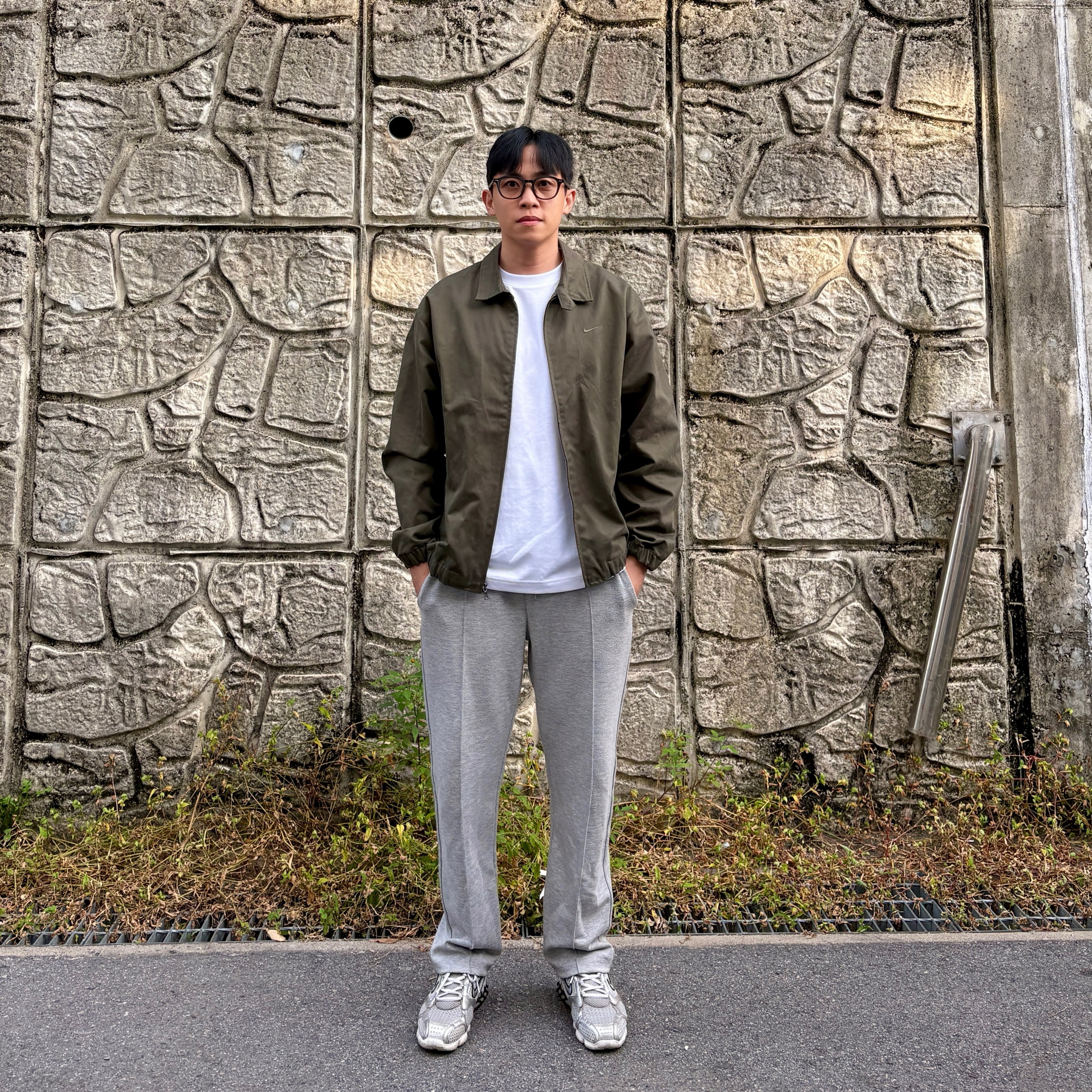 Nike Life Woven Harrington Jacket Cargo Khaki - Asia, Nike Air Zoom Spiridon Cage 2 Metallic Silver 착용 스타일 - 2