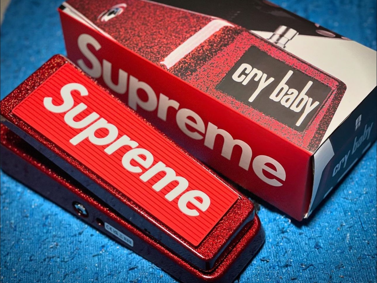 Supreme x Cry Baby Pedal Red - 24FW (Korean Ver.) 착용 스타일 - 2