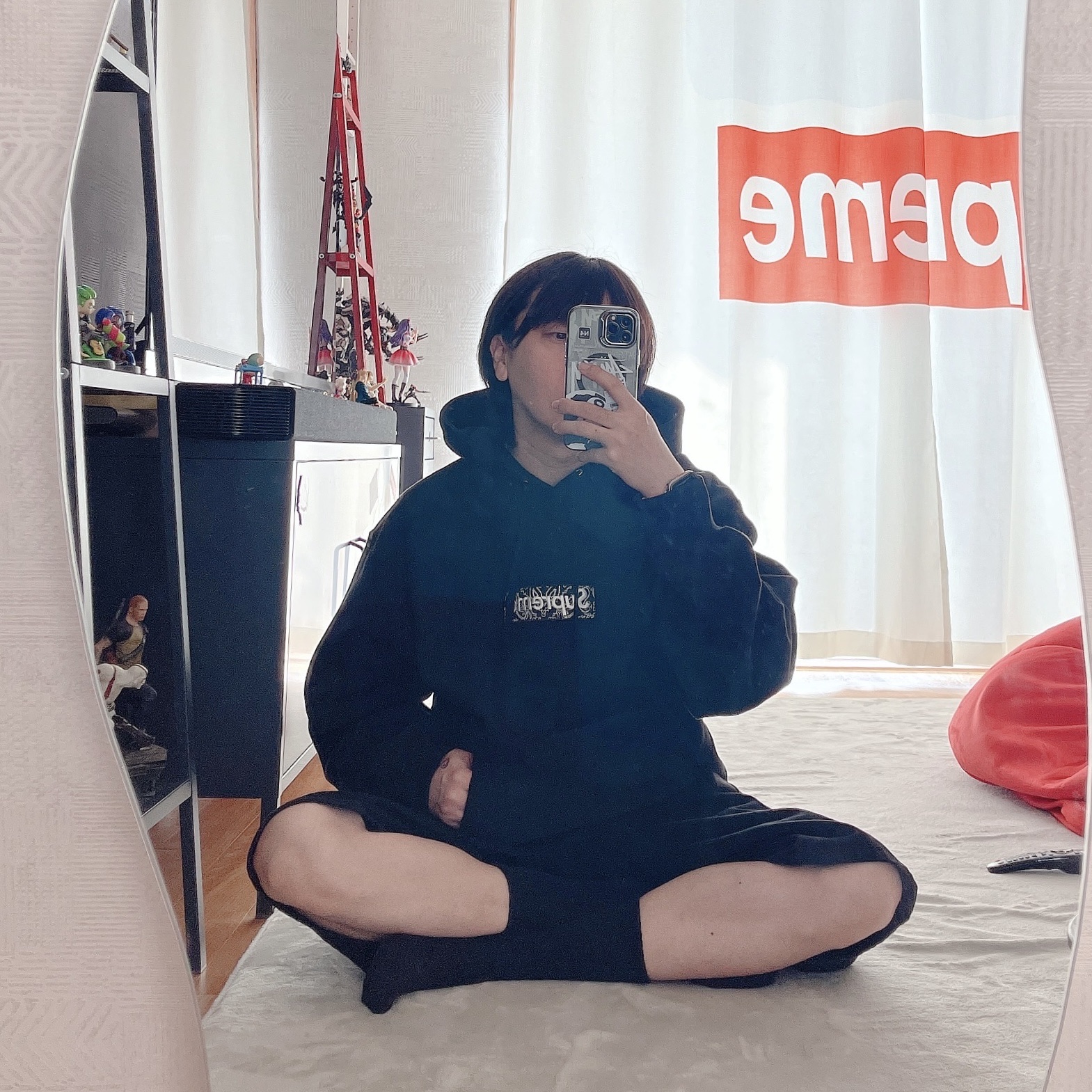 Supreme Bandana Box Logo Hooded Sweatshirt Black - 19FW, Supreme Baggy Denim Short Black - 24SS 착용 스타일 - 1