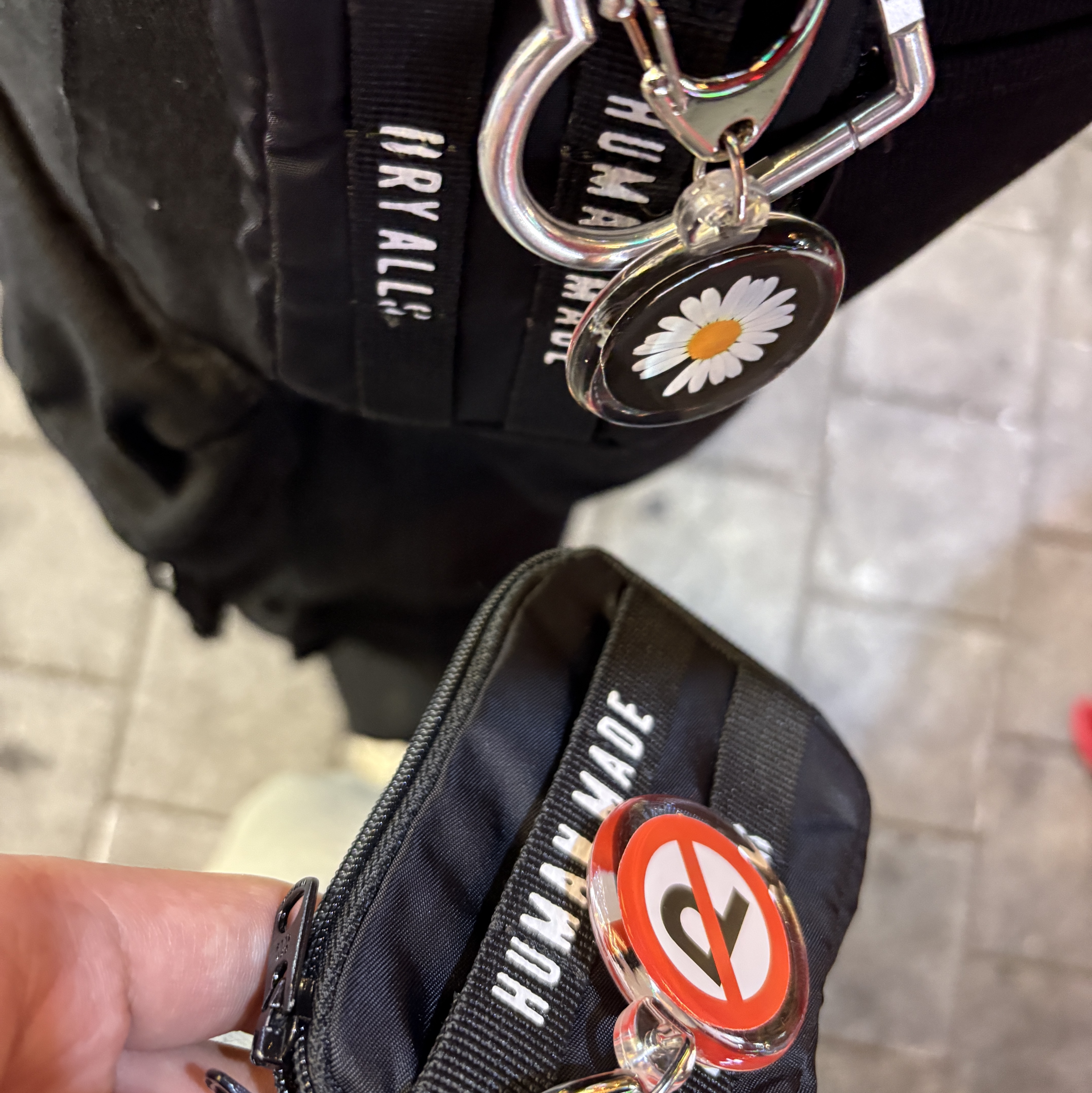 Human Made Military Card Case Black 착용 스타일