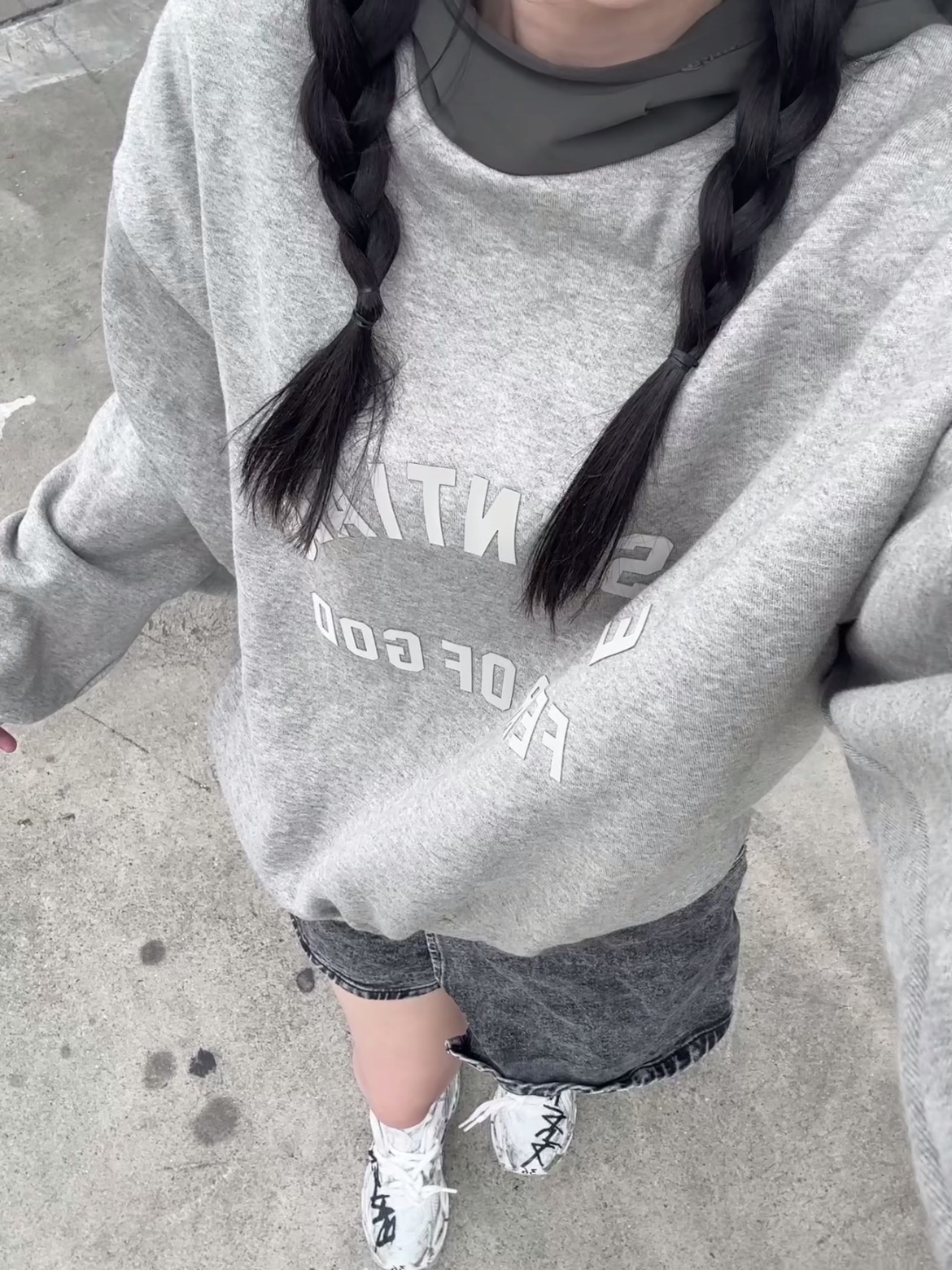 Essentials Nylon Fleece Hoodie Dark Heather Oatmeal Ink - 24SS 착용 스타일