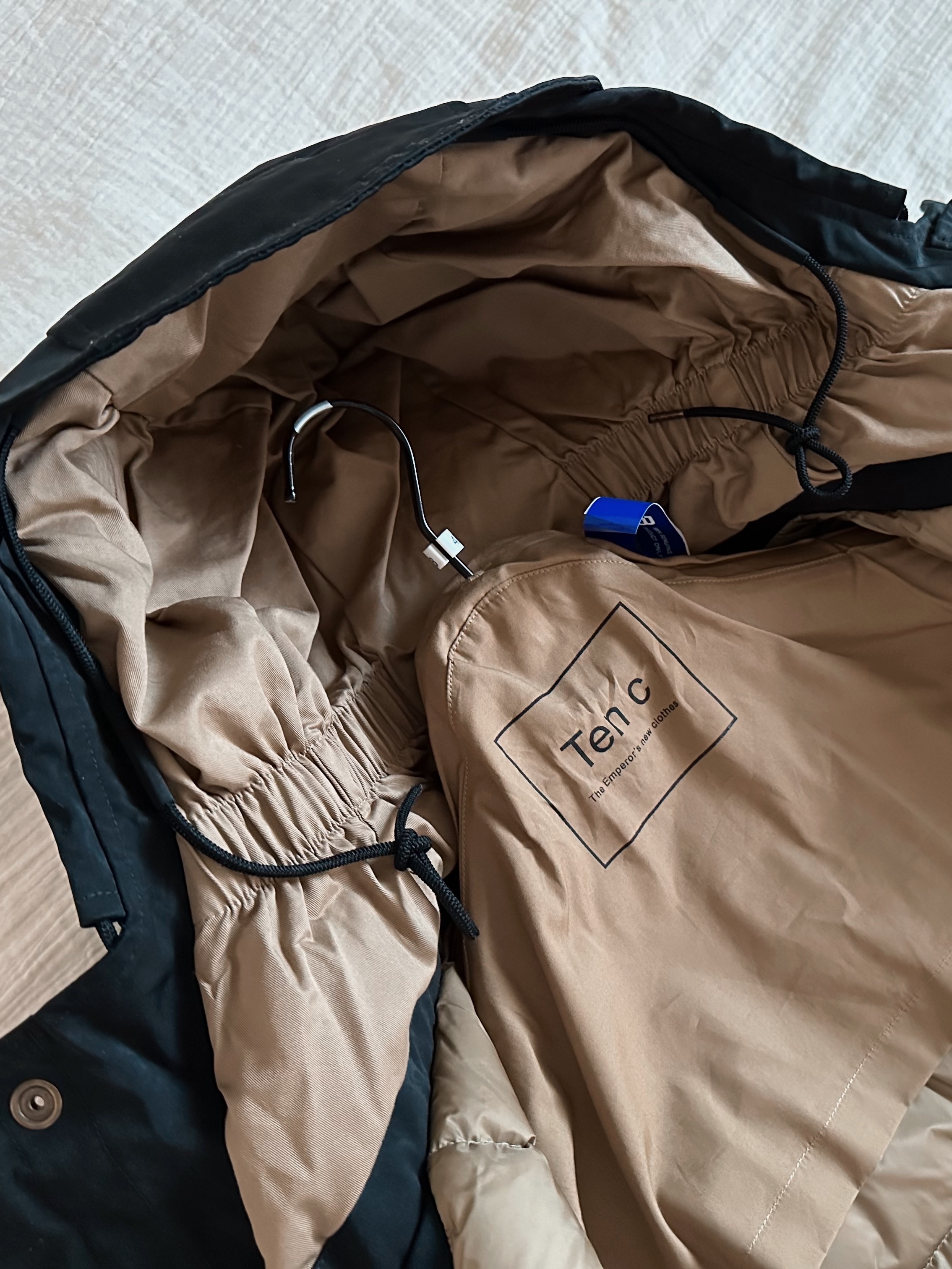 Ten C Core Down Parka Black 착용 스타일 - 5