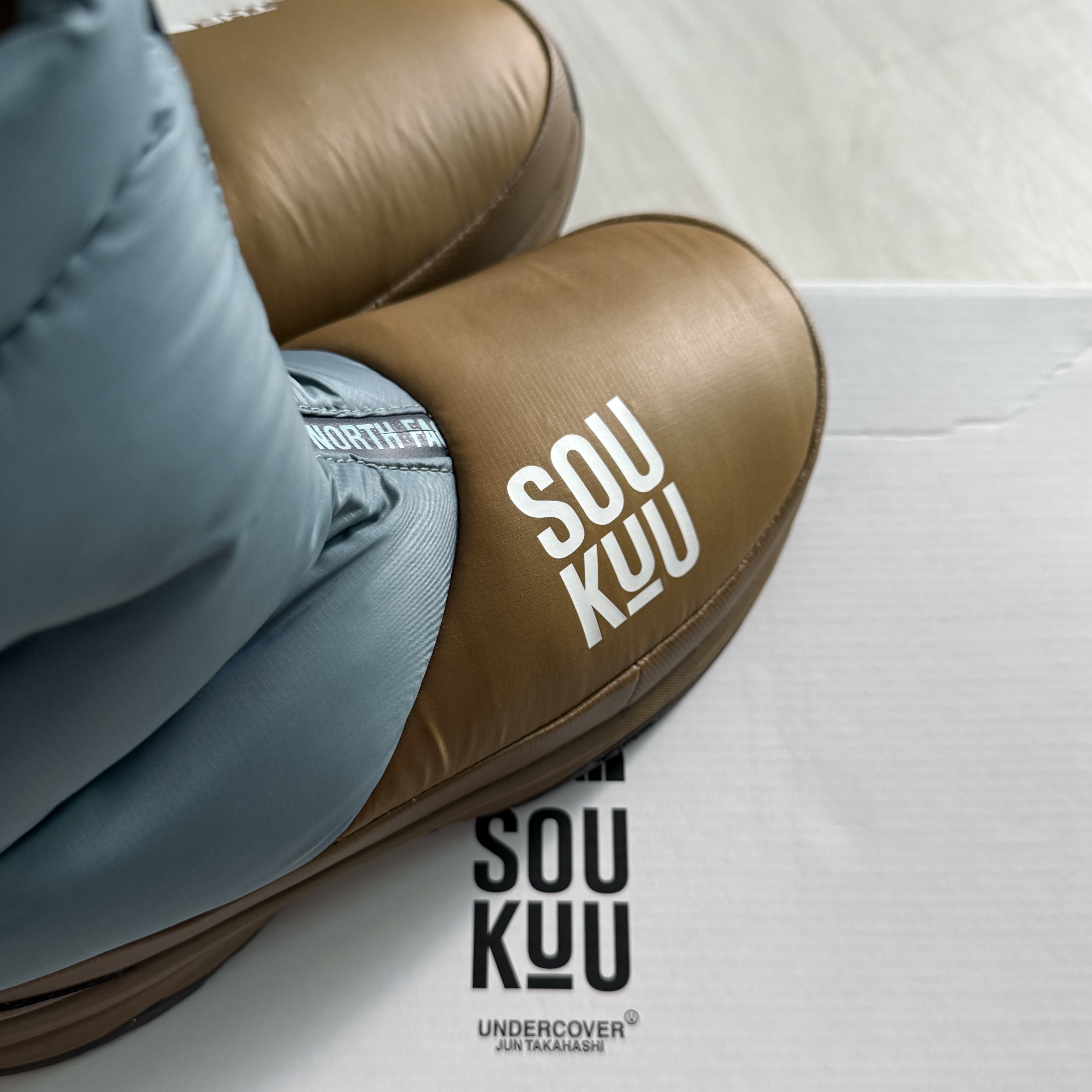 The North Face x Undercover Soukuu Down Boot Bronze Brown Concrete Green 착용 스타일
