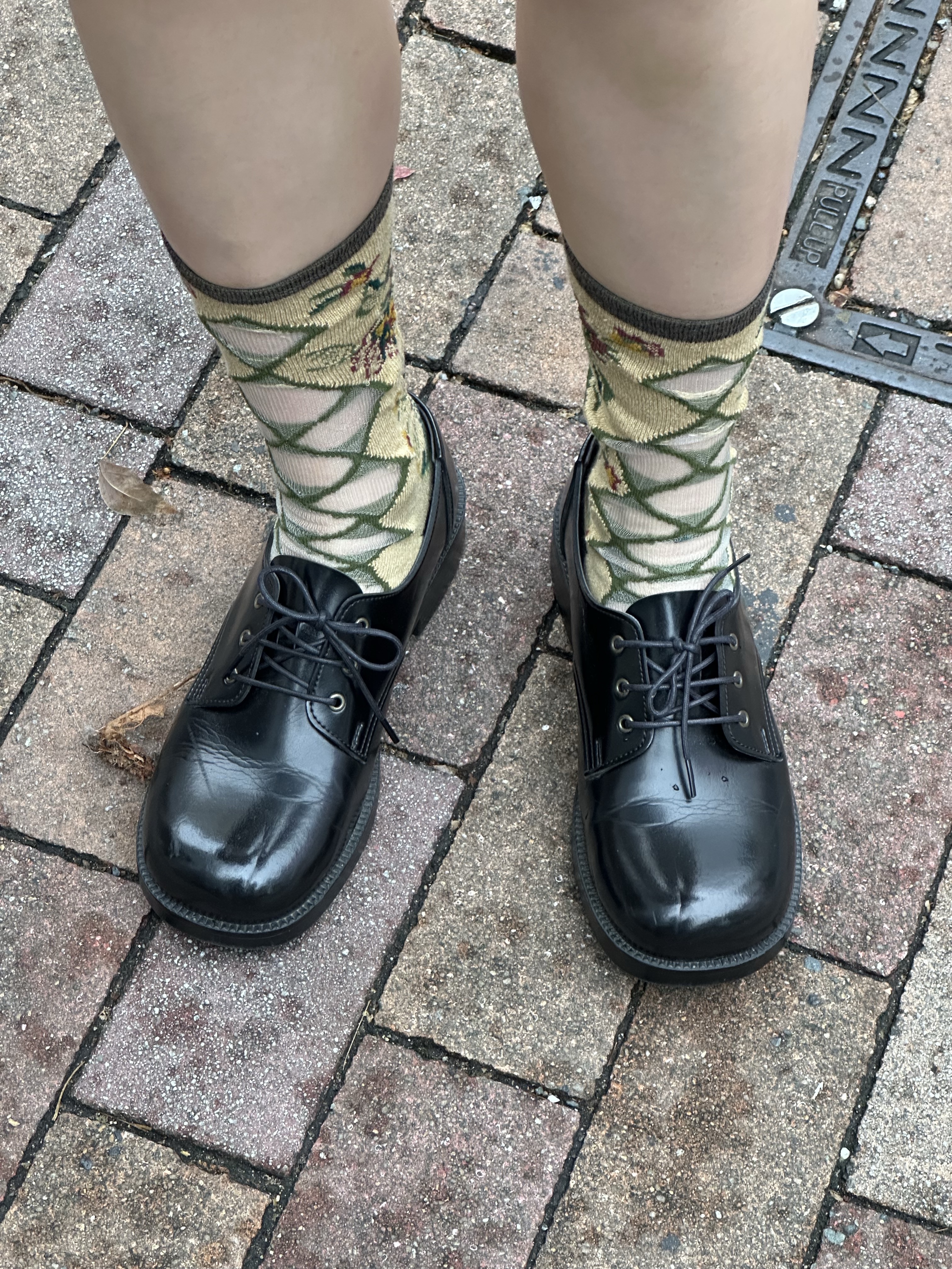 Kapital 156 Gobelin Flower See Through Socks Light Beige, Kapital 12 oz. Magpie Denim Medicine Bag Small Kinari 착용 스타일 - 2