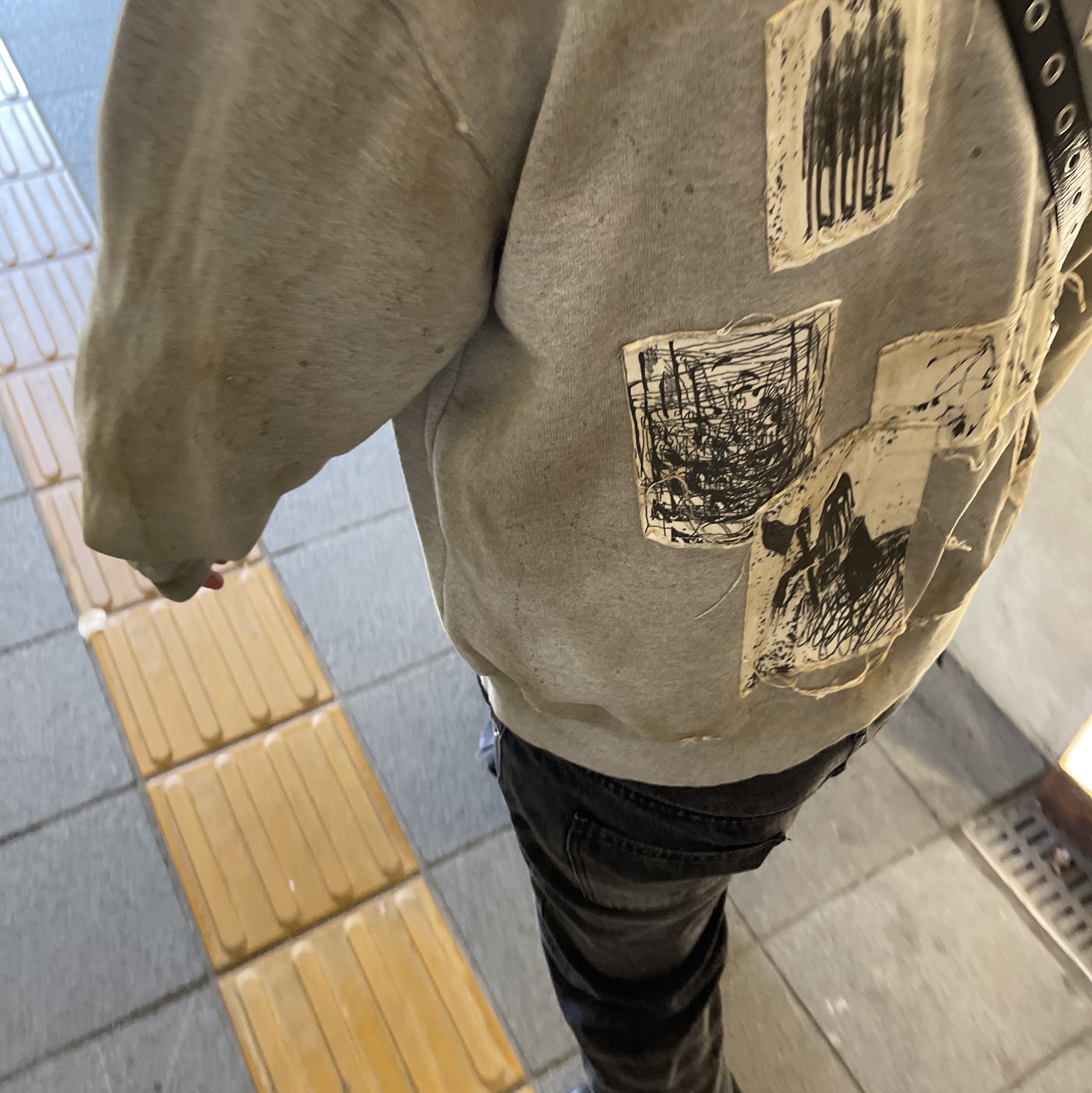 Balenciaga Arena Lambskin Aged Silver Hardware Le Cagole XS Flap Bag Black, Dr. Martens x Rick Owens 1460 DMXL Jumbo Lace Boots Black 착용 스타일 - 4