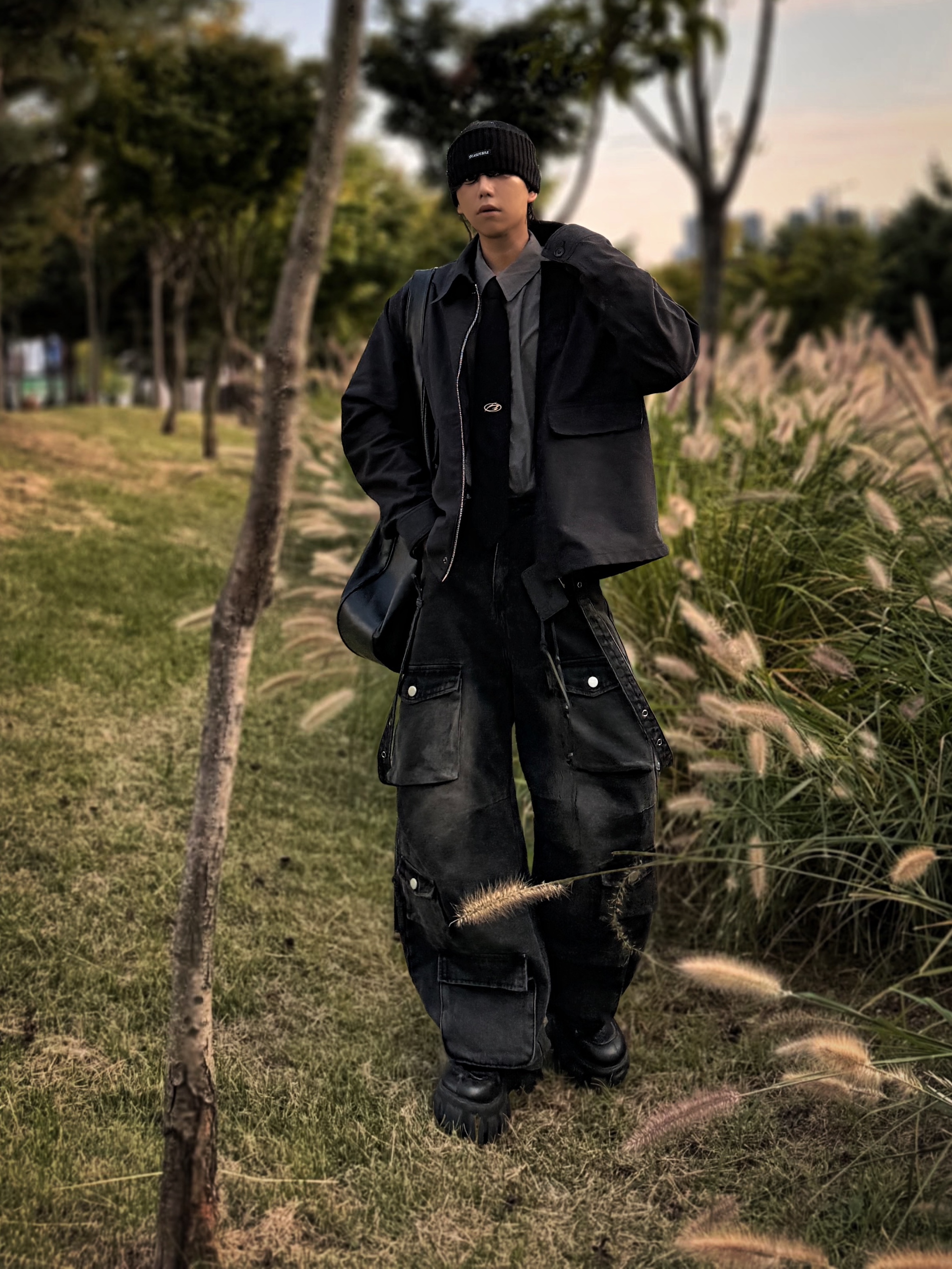 Prada Monolith Nuanced Brushed Leather Lace-Up Shoes Black Silver, Project G/R Mega Buckle Hobo Bag Black 착용 스타일 - 1