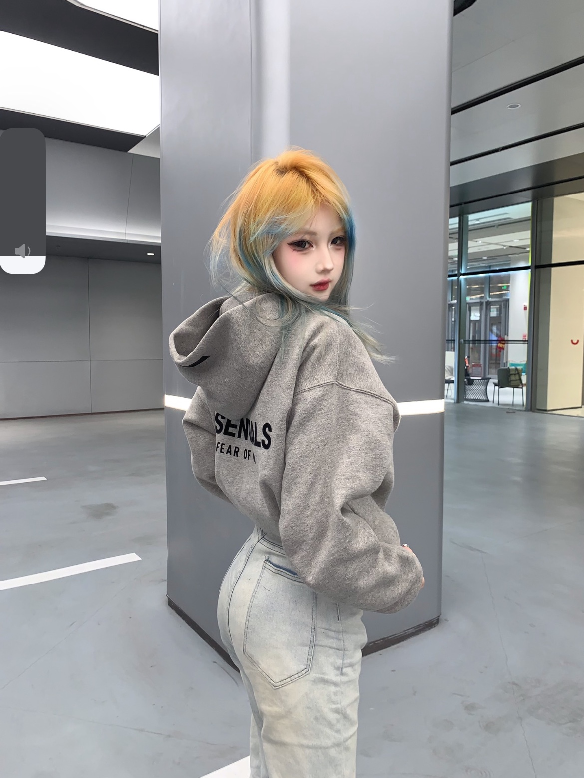 Essentials The Core Collection Hoodie Dark Oatmeal 착용 스타일