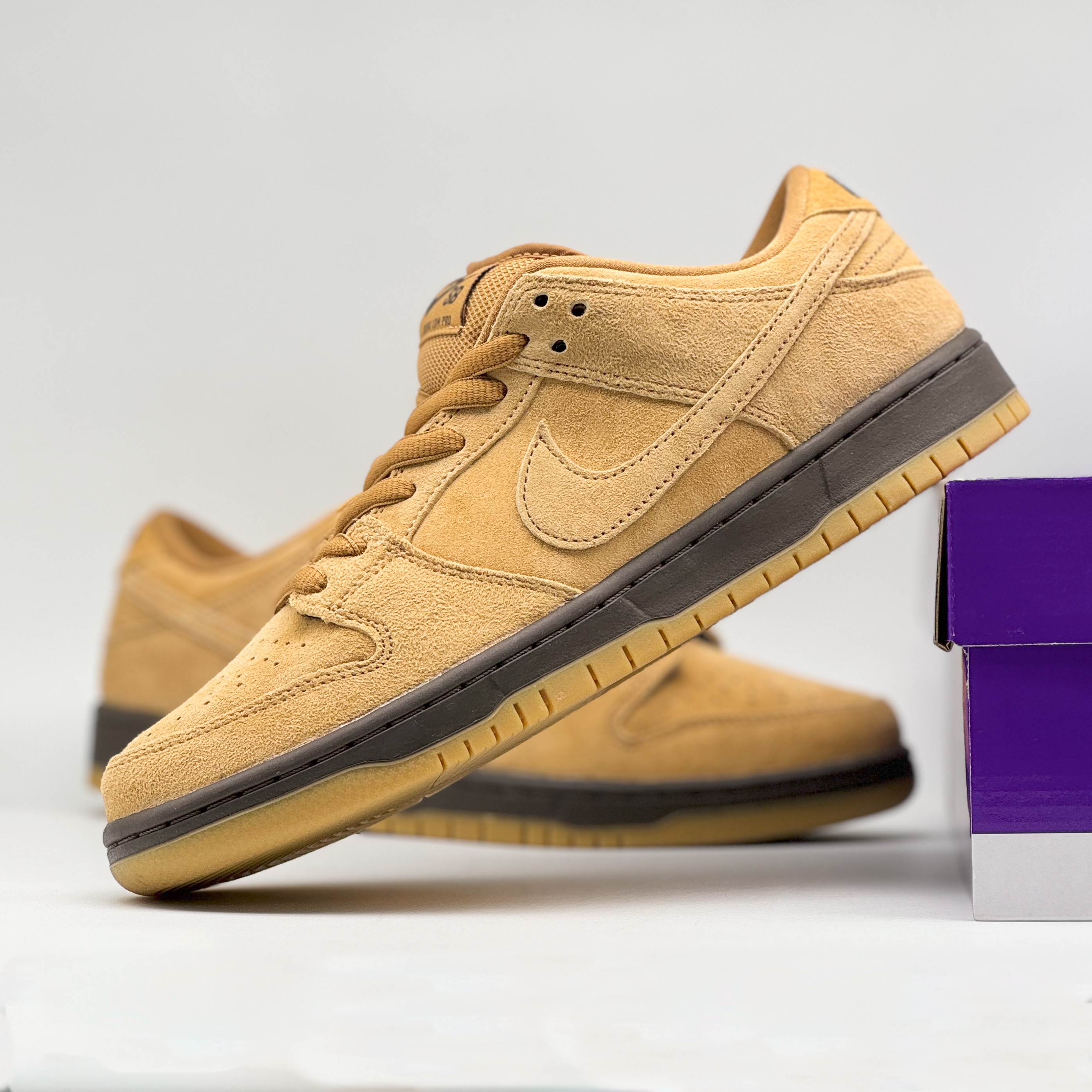 Nike SB Dunk Low Pro Wheat 2023 착용 스타일 - 4