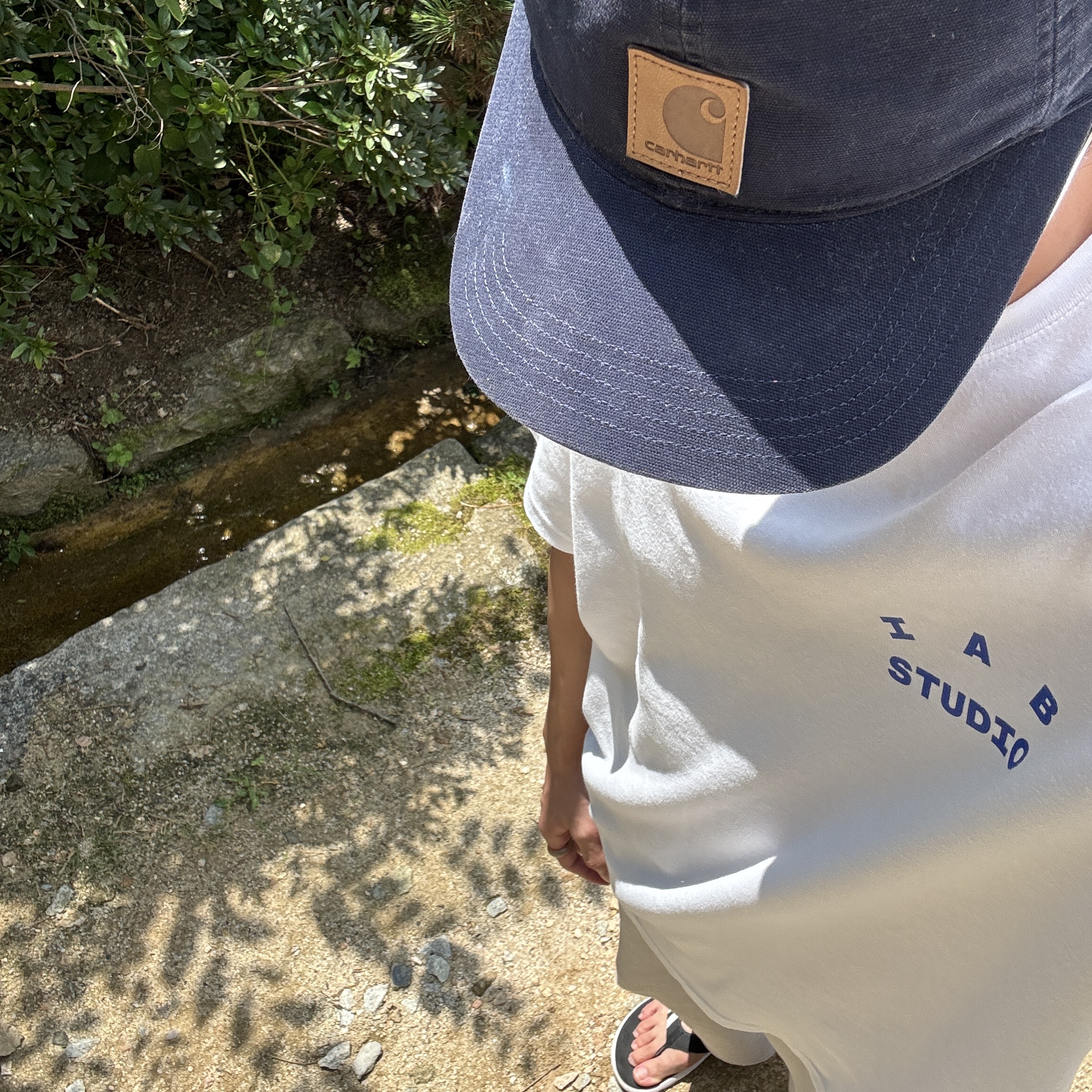 Carhartt Canvas Cap Navy, IAB Studio 10th Anniversary T-Shirts Pack White & Black (2 Pack) 착용 스타일