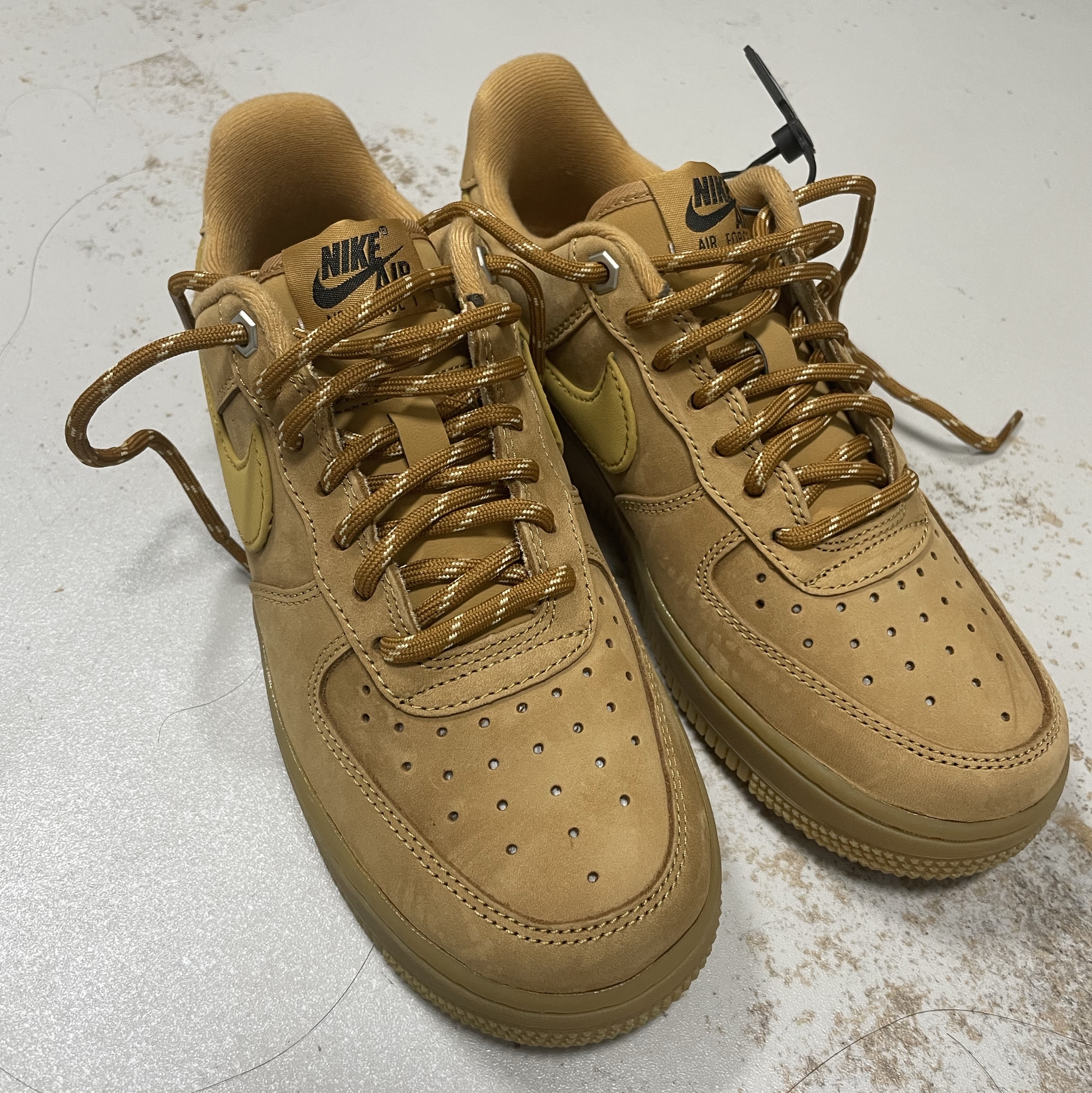 (W) Nike Air Force 1 '07 WB Flax Wheat 착용 스타일