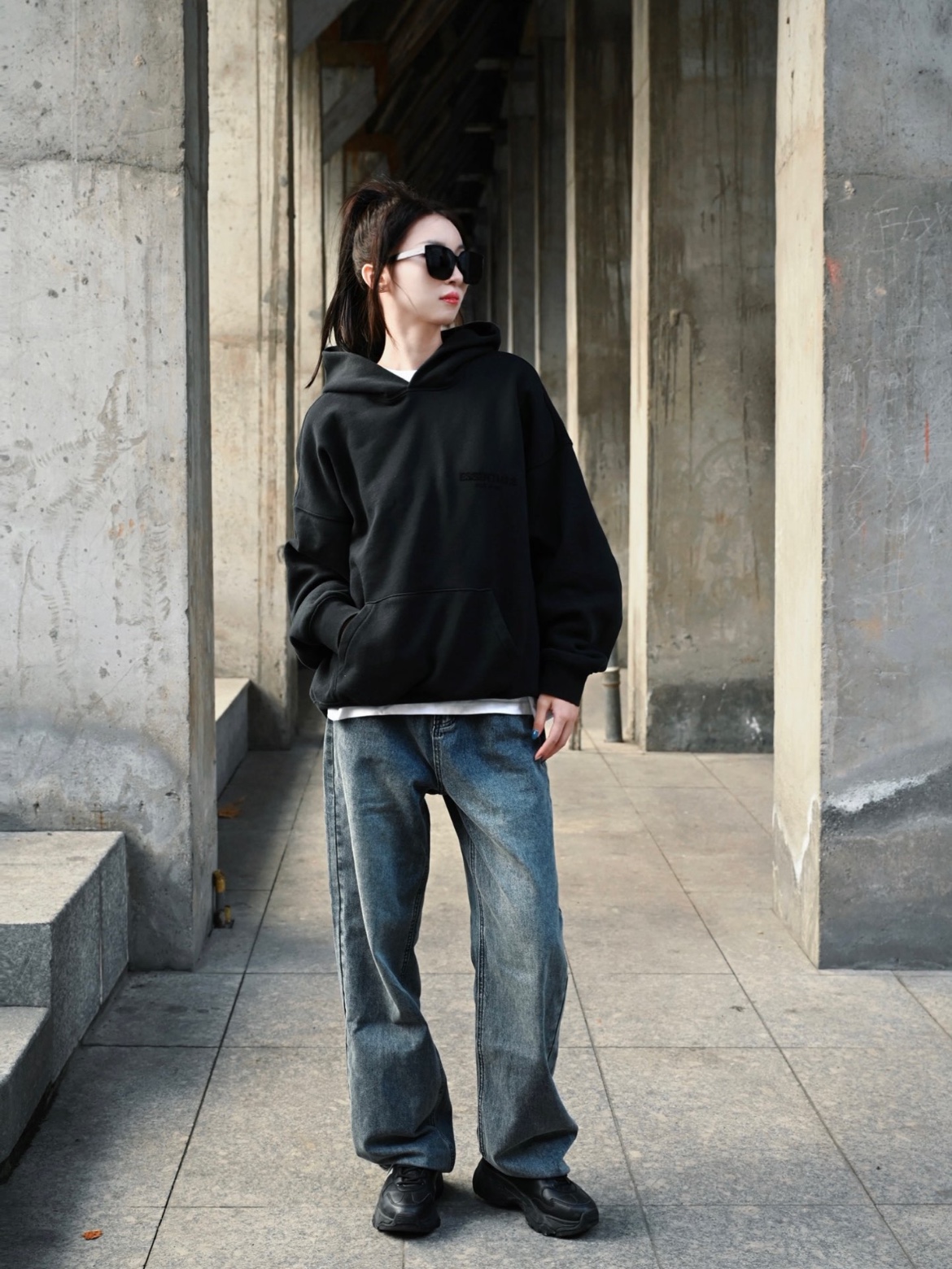 Essentials The Core Collection Hoodie Stretch Limo 착용 스타일
