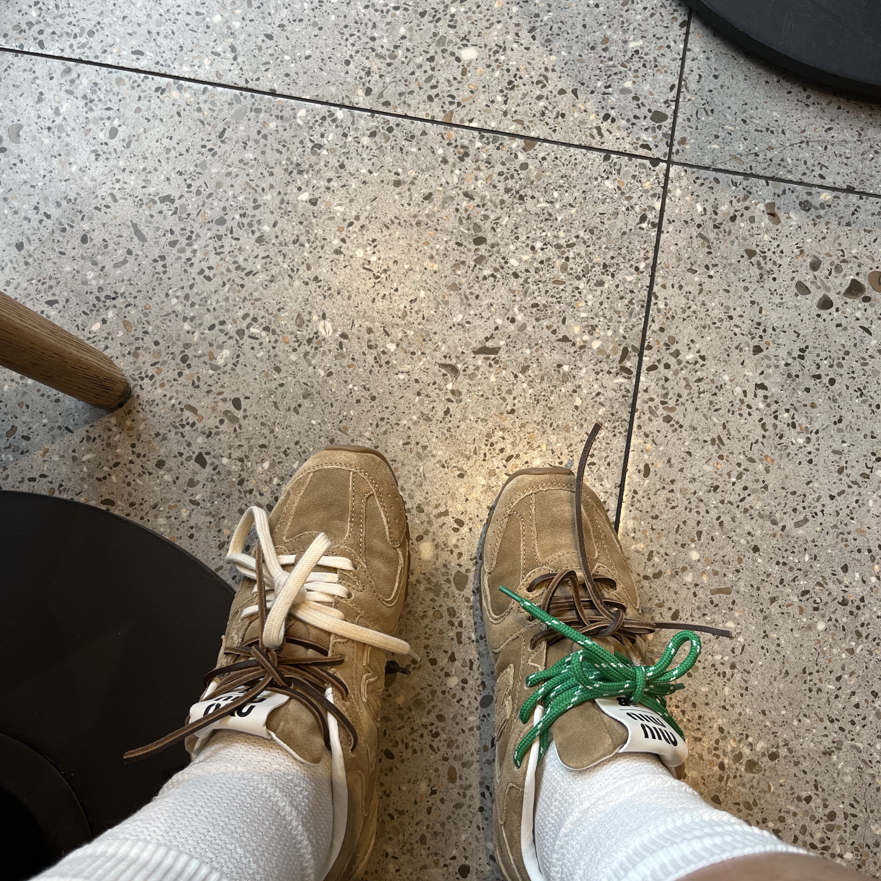 (W) New Balance x Miu Miu 530 Suede Mesh Sneakers Ecru 착용 스타일
