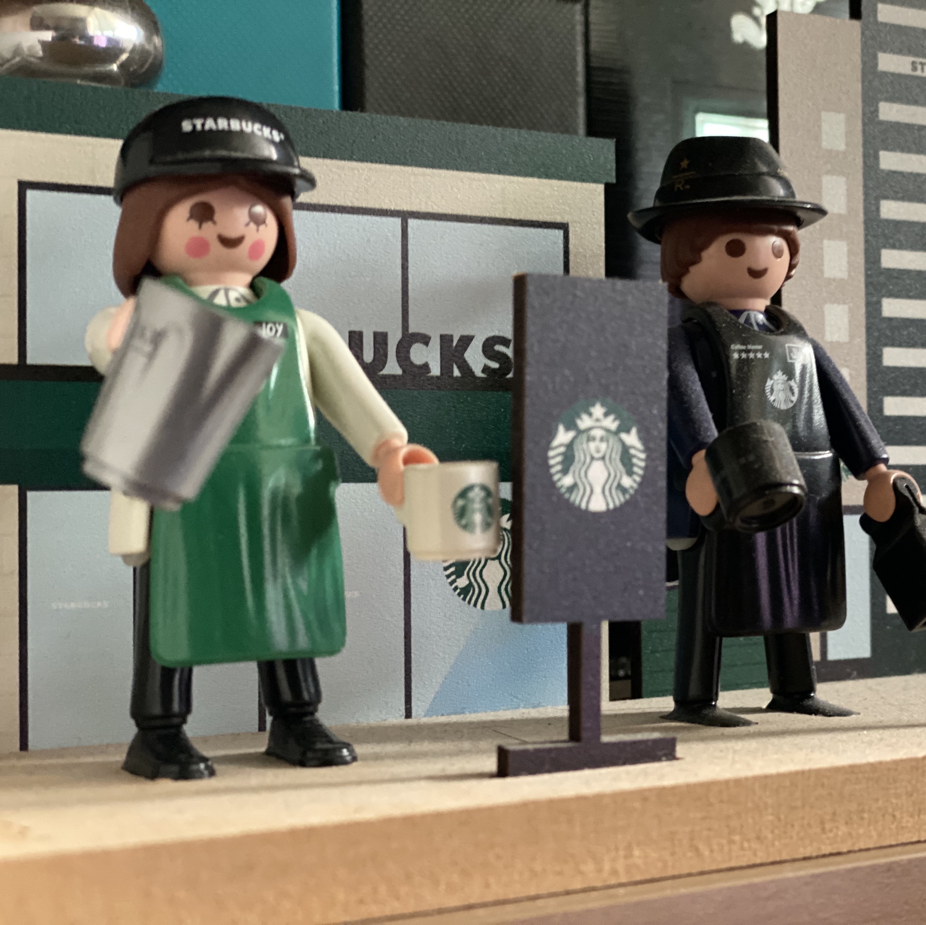 Playmobil Starbucks Buddy Set (9 Pack) 착용 스타일
