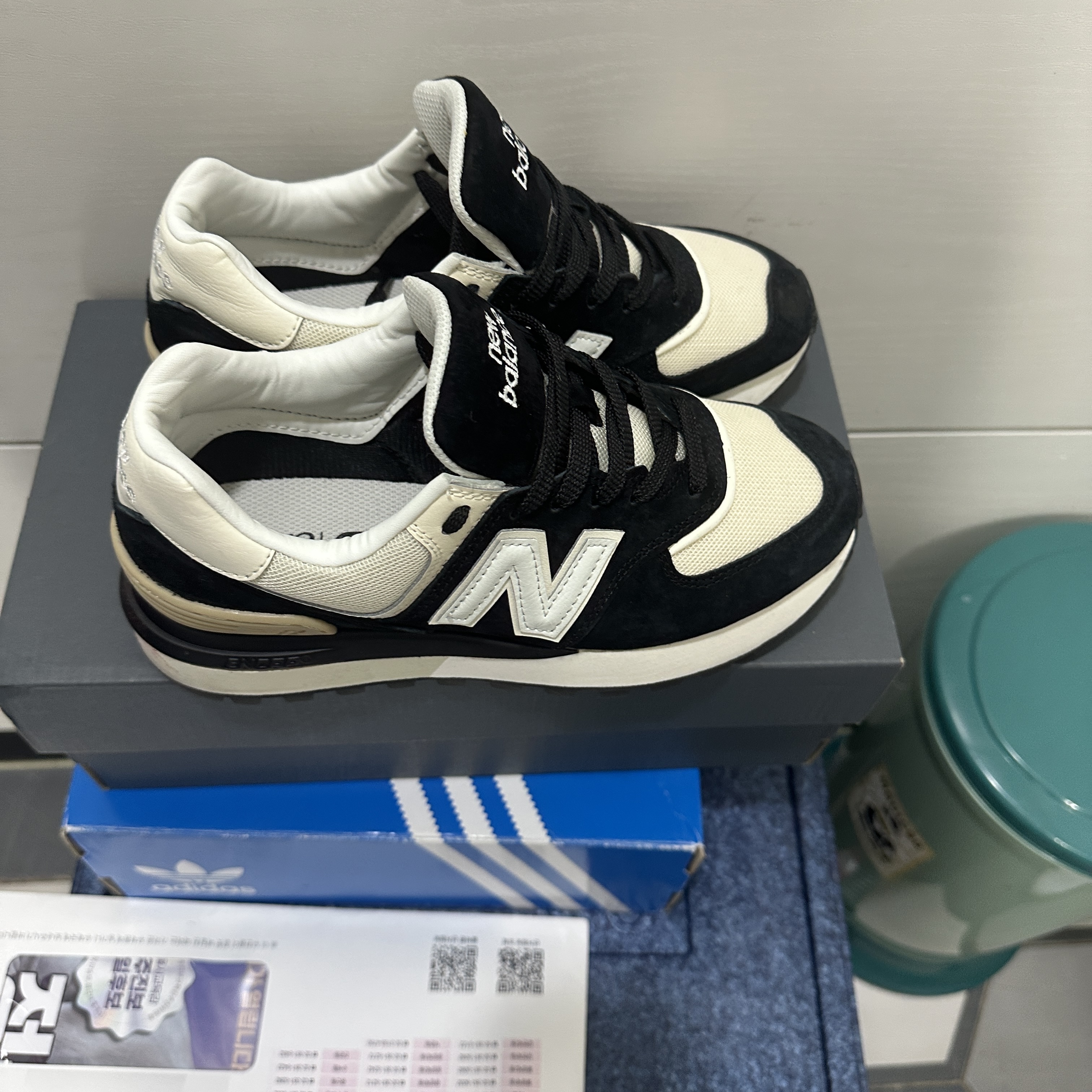 New Balance 574 Legacy Black Angora 착용 스타일 - 2
