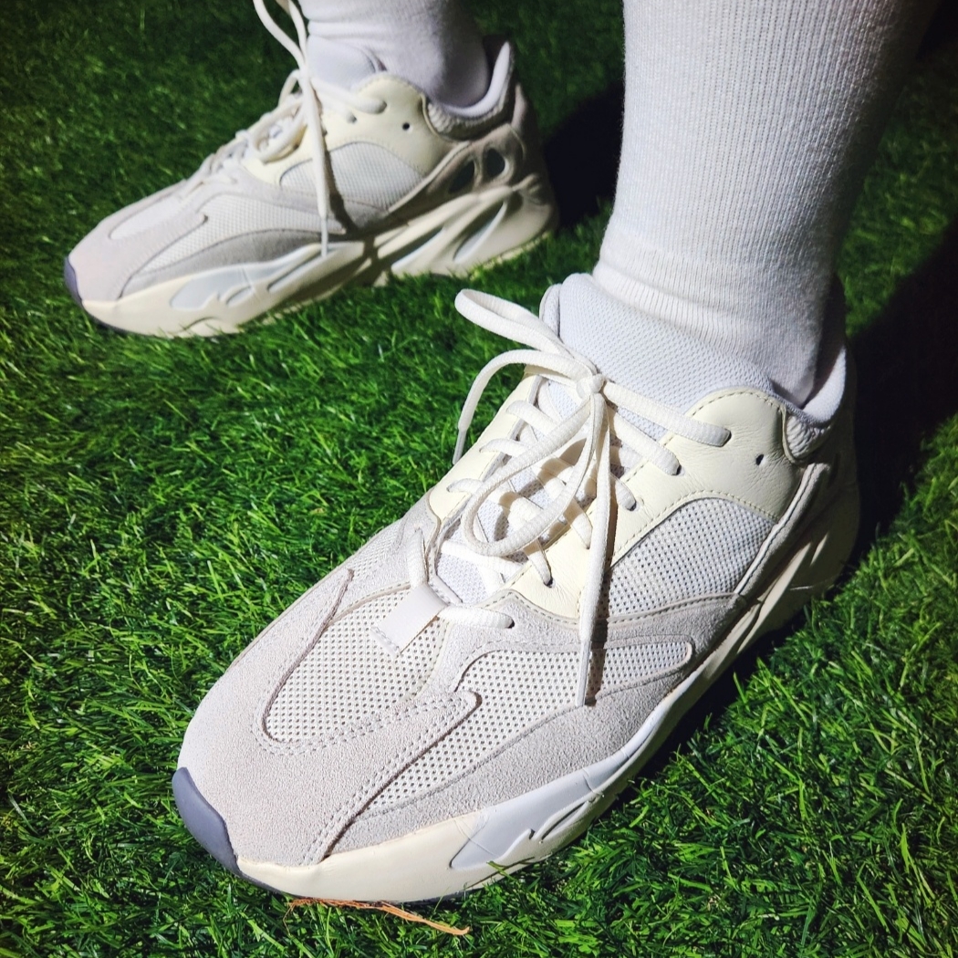 Essentials SS T-Shirt Ink - 24SS, Adidas Yeezy Boost 700 Analog 2019 착용 스타일 - 5