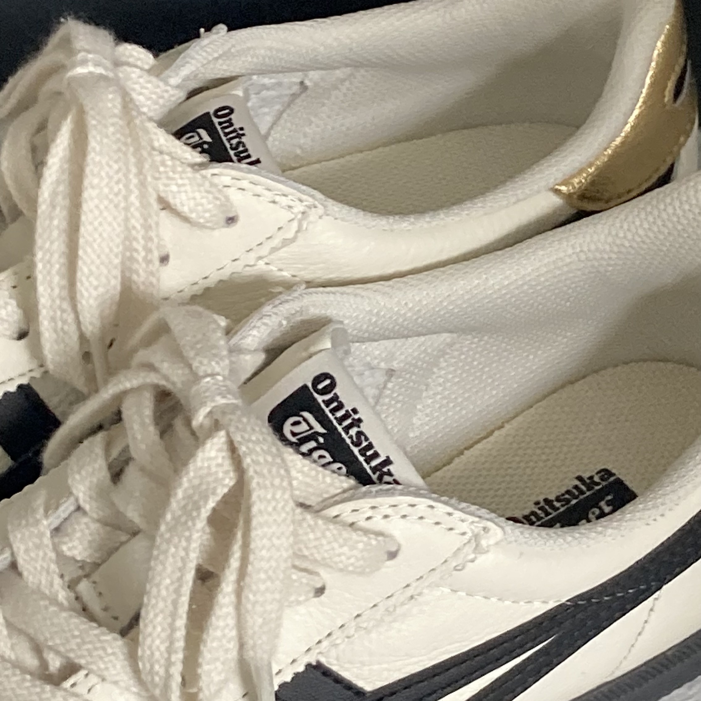 Onitsuka Tiger Tokuten White Black 착용 스타일