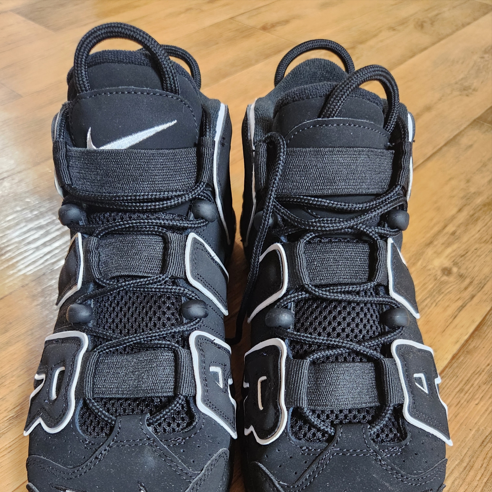 Nike Air More Uptempo Black White 2020 착용 스타일