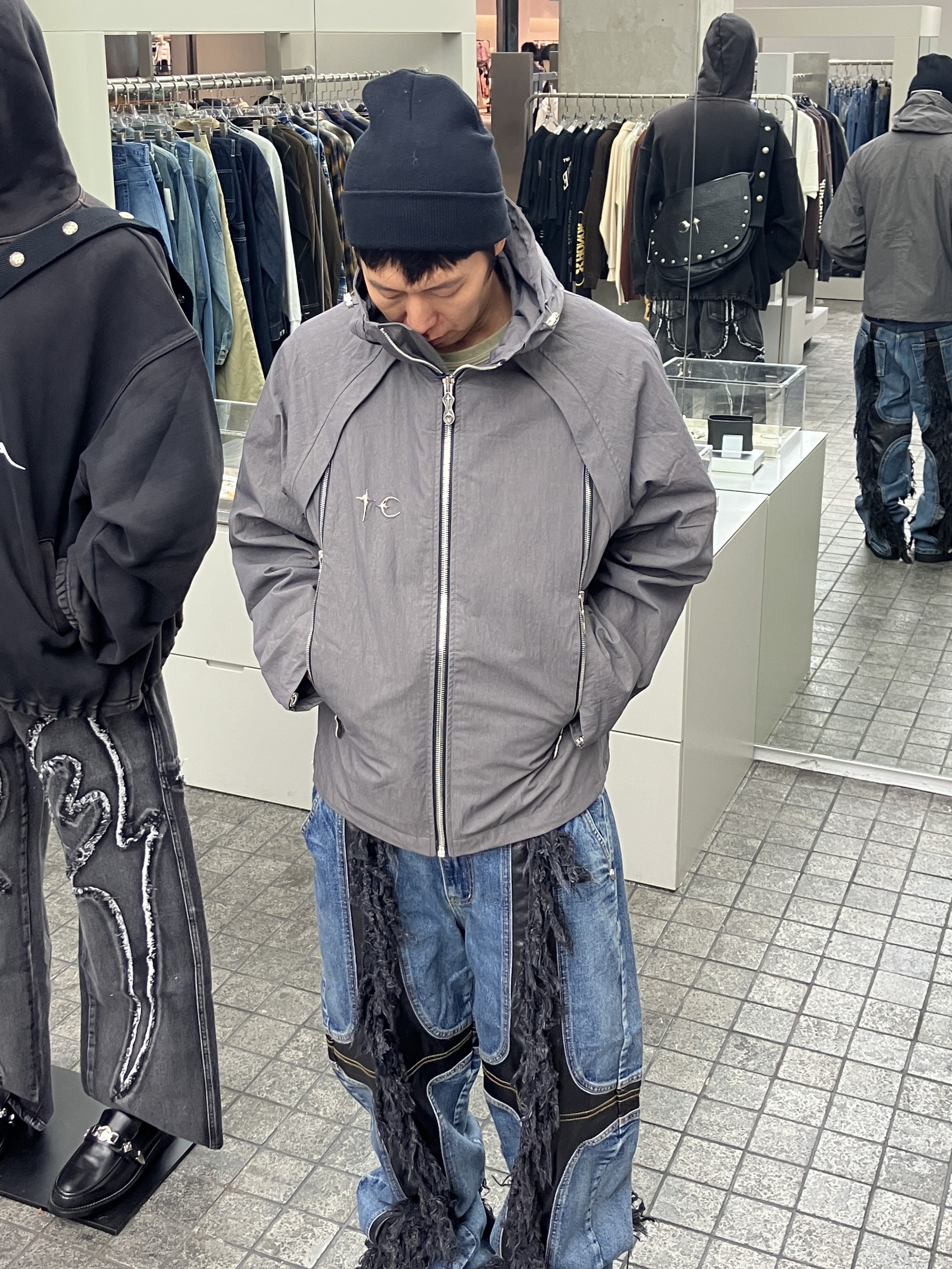 Thug Club Wind Soldier Chacoal - 24FW 착용 스타일 - 1