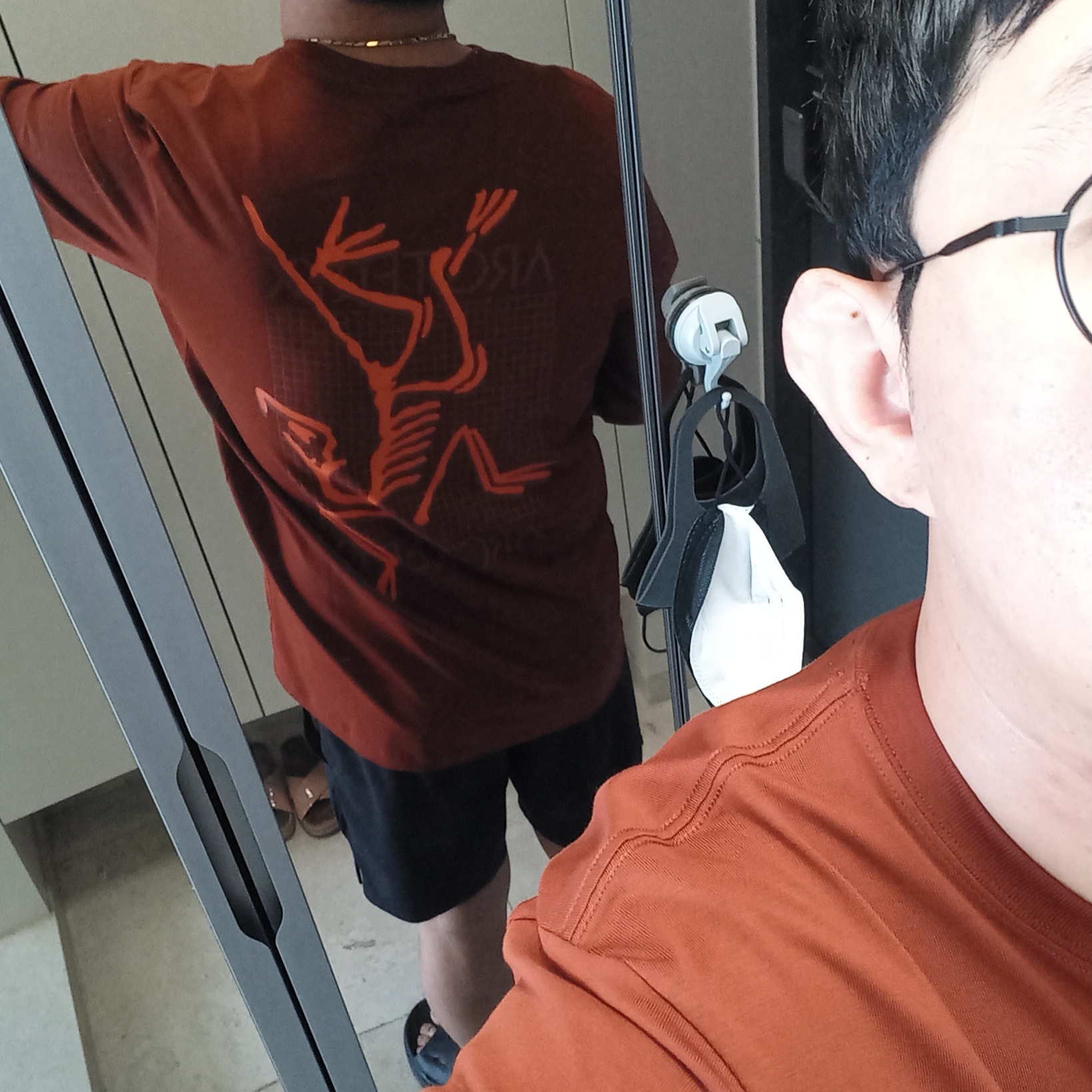 Arc'teryx Arc'Multi Bird Logo LS T-Shirt Sequoia Solaris 착용 스타일 - 2